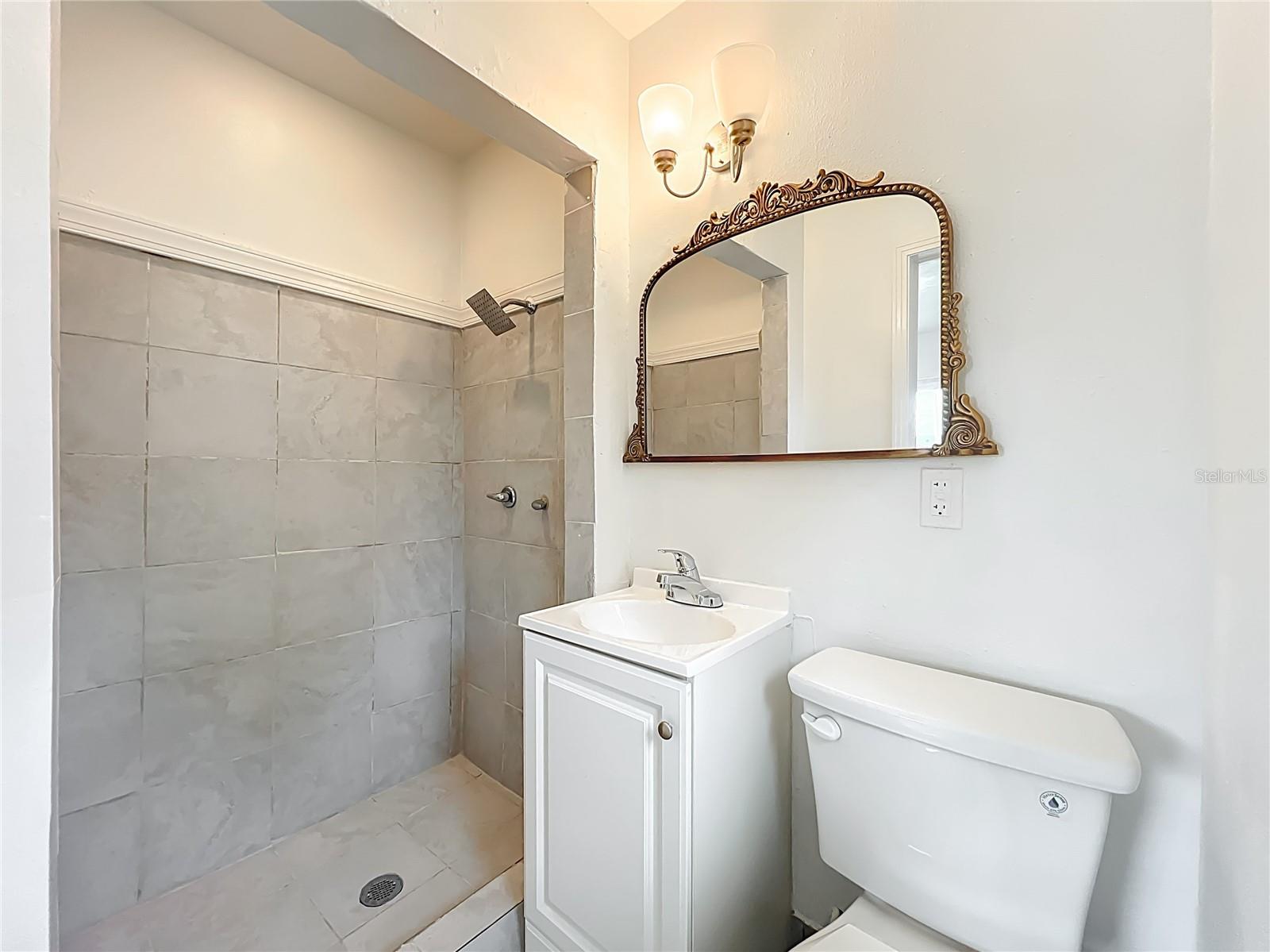 Image 19 of 32 For 2316 Hastings Street