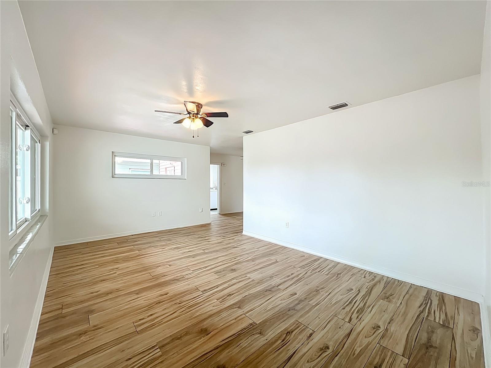 Image 4 of 32 For 2316 Hastings Street