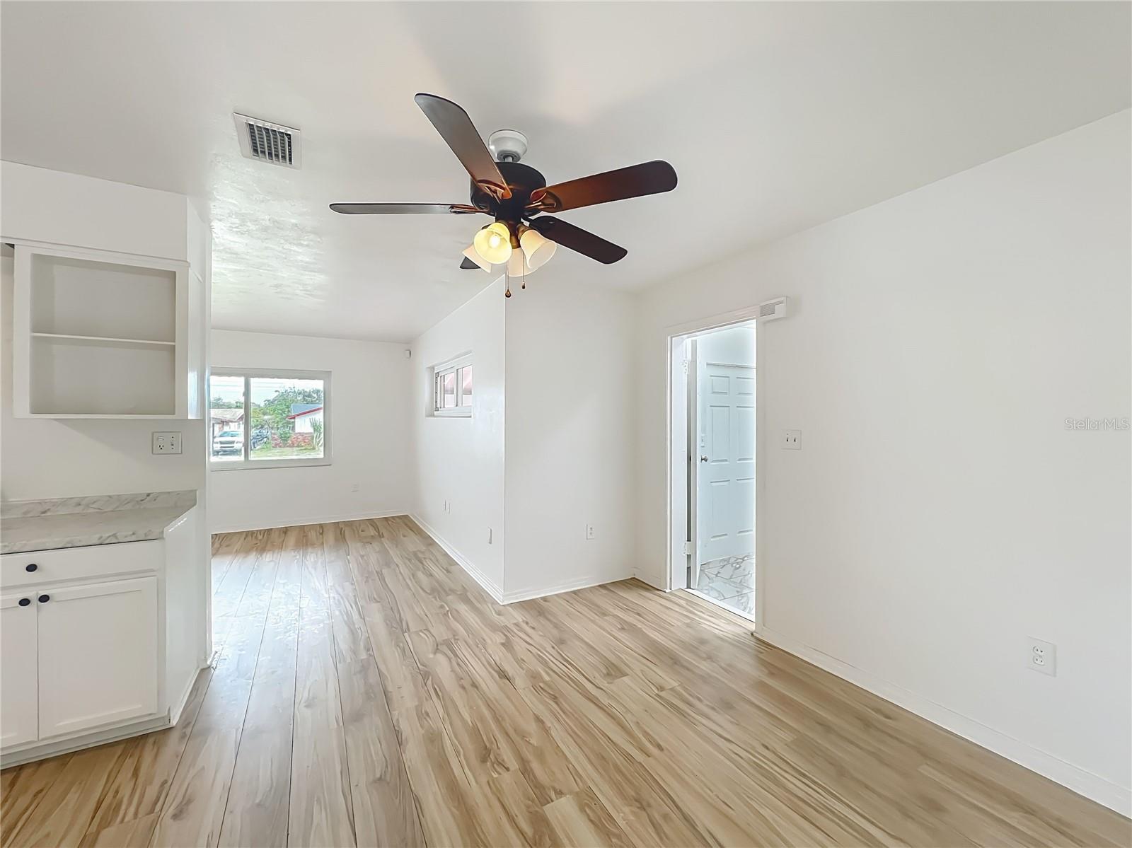 Image 5 of 32 For 2316 Hastings Street