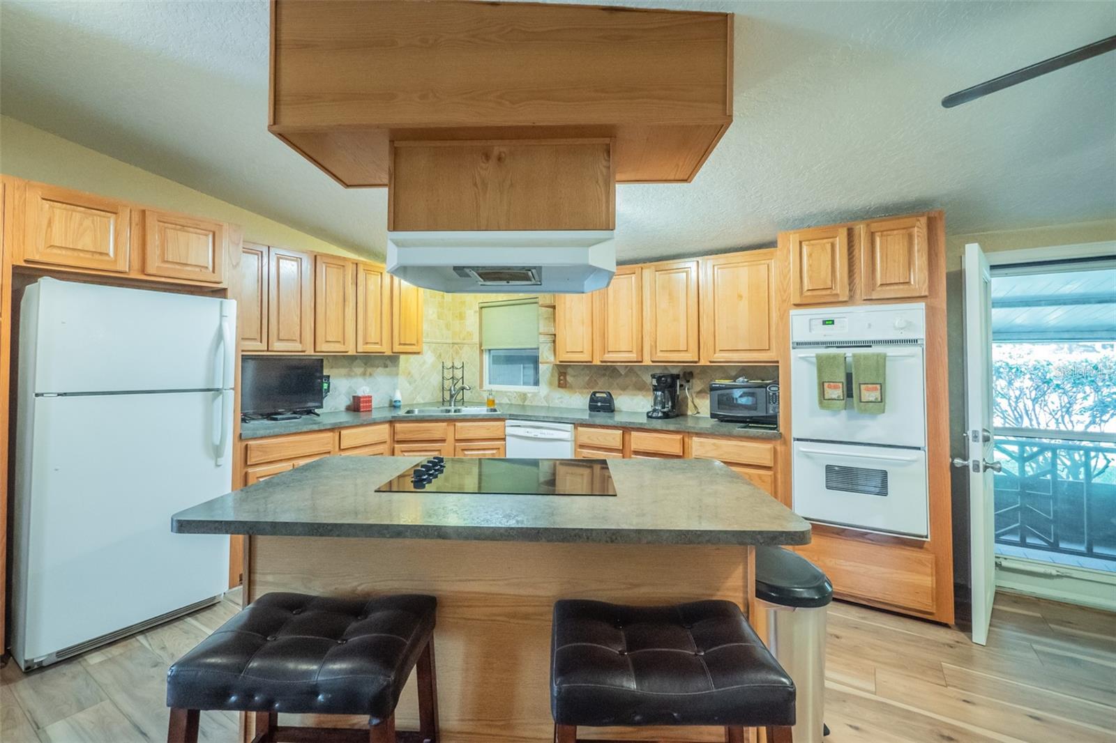 Image 7 of 60 For 34205 Island Drive