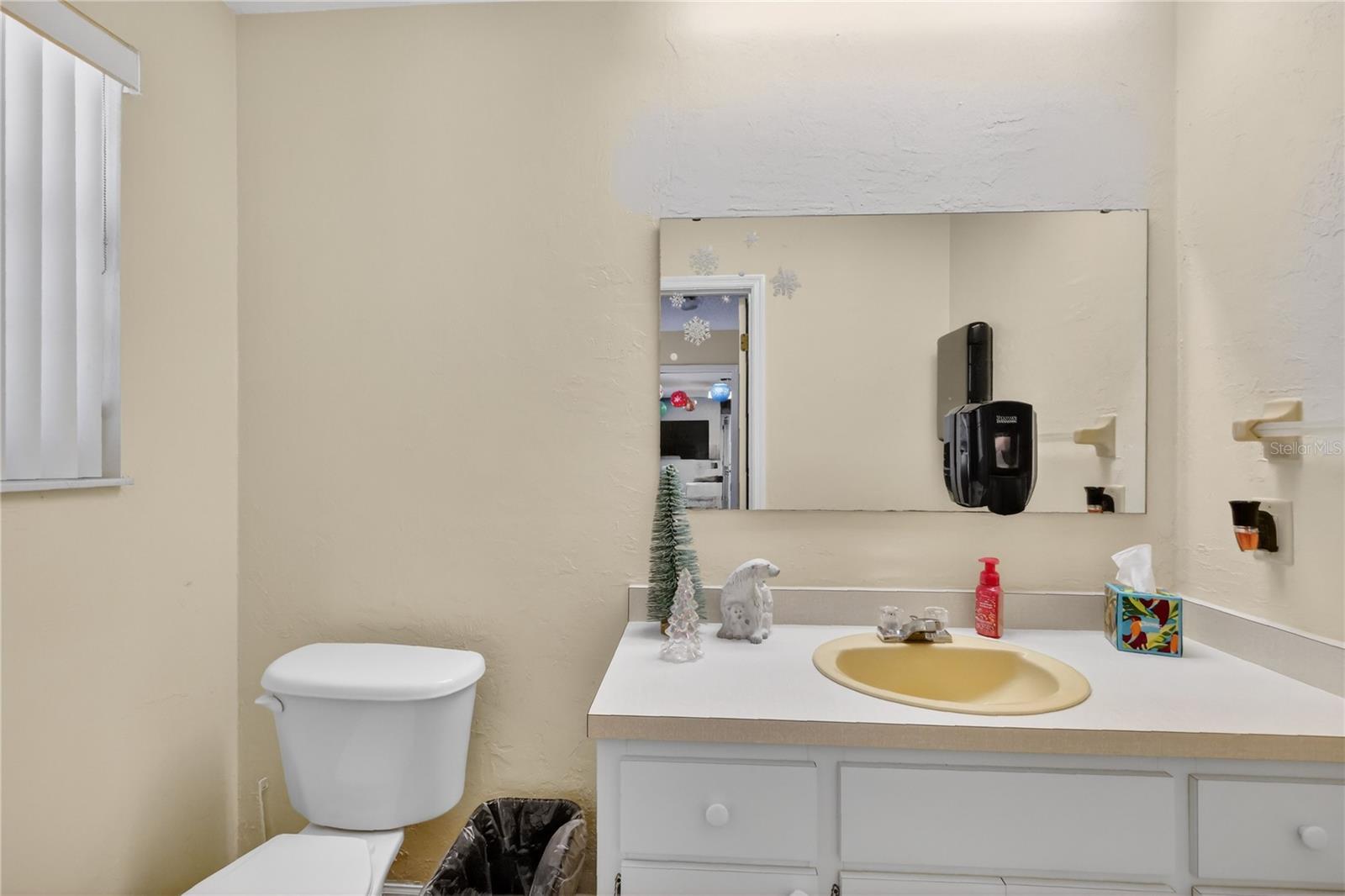 Image 32 of 35 For 1055 & 1085 Teague Trail