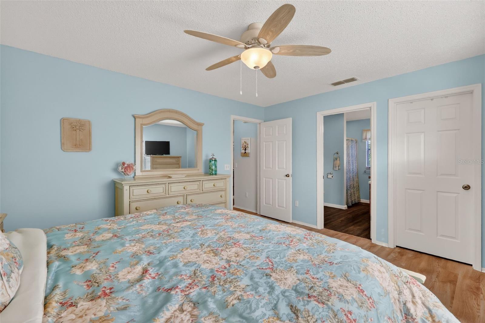 Image 17 of 37 For 1415 Juarez Place