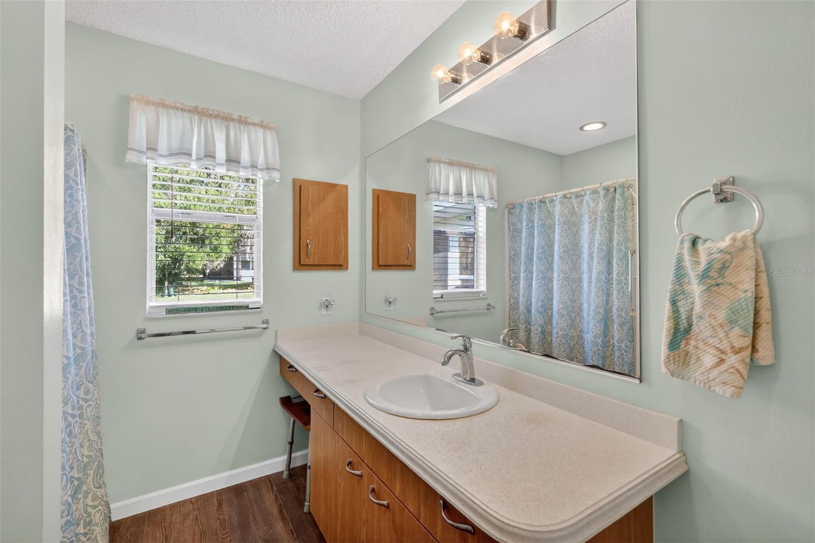 Image 19 of 37 For 1415 Juarez Place