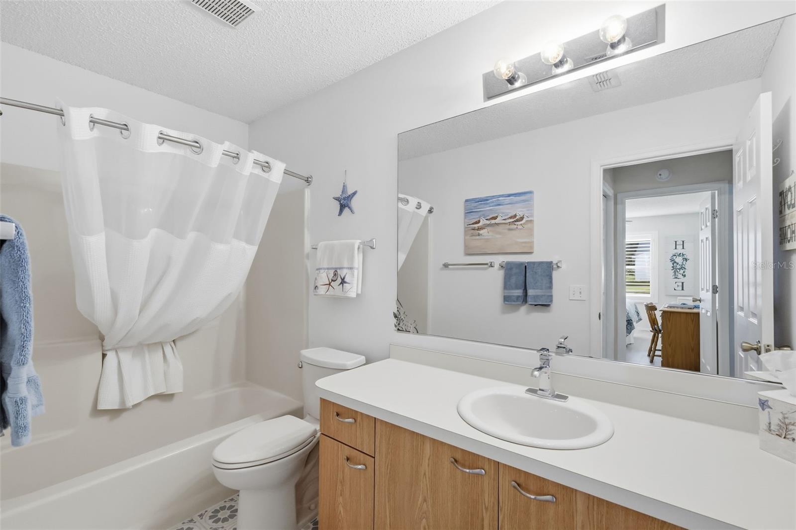 Image 24 of 37 For 1415 Juarez Place