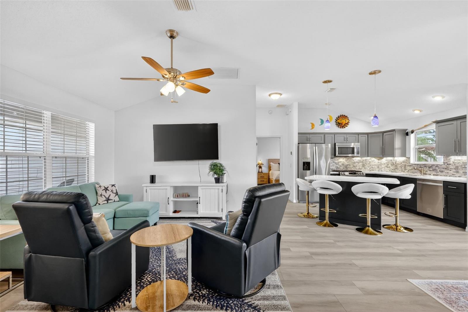 Image 16 of 47 For 2403 St George Avenue