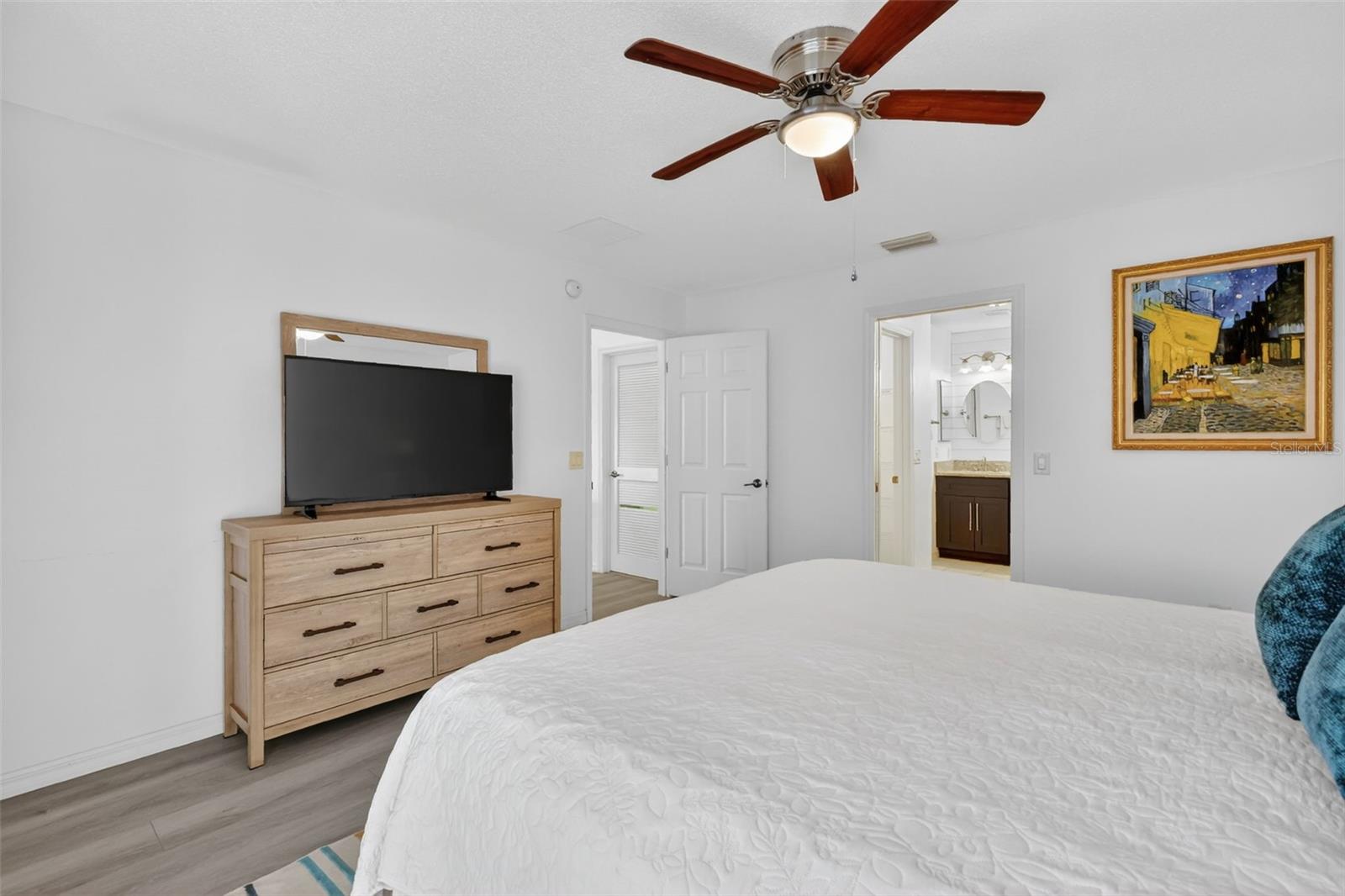 Image 18 of 47 For 2403 St George Avenue