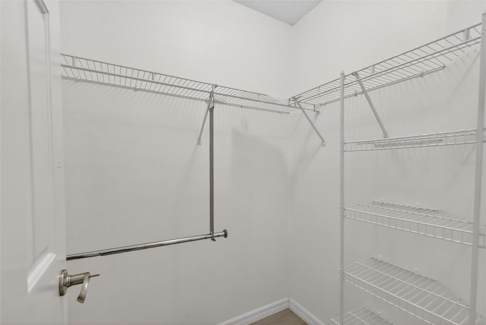 Image 19 of 47 For 2403 St George Avenue