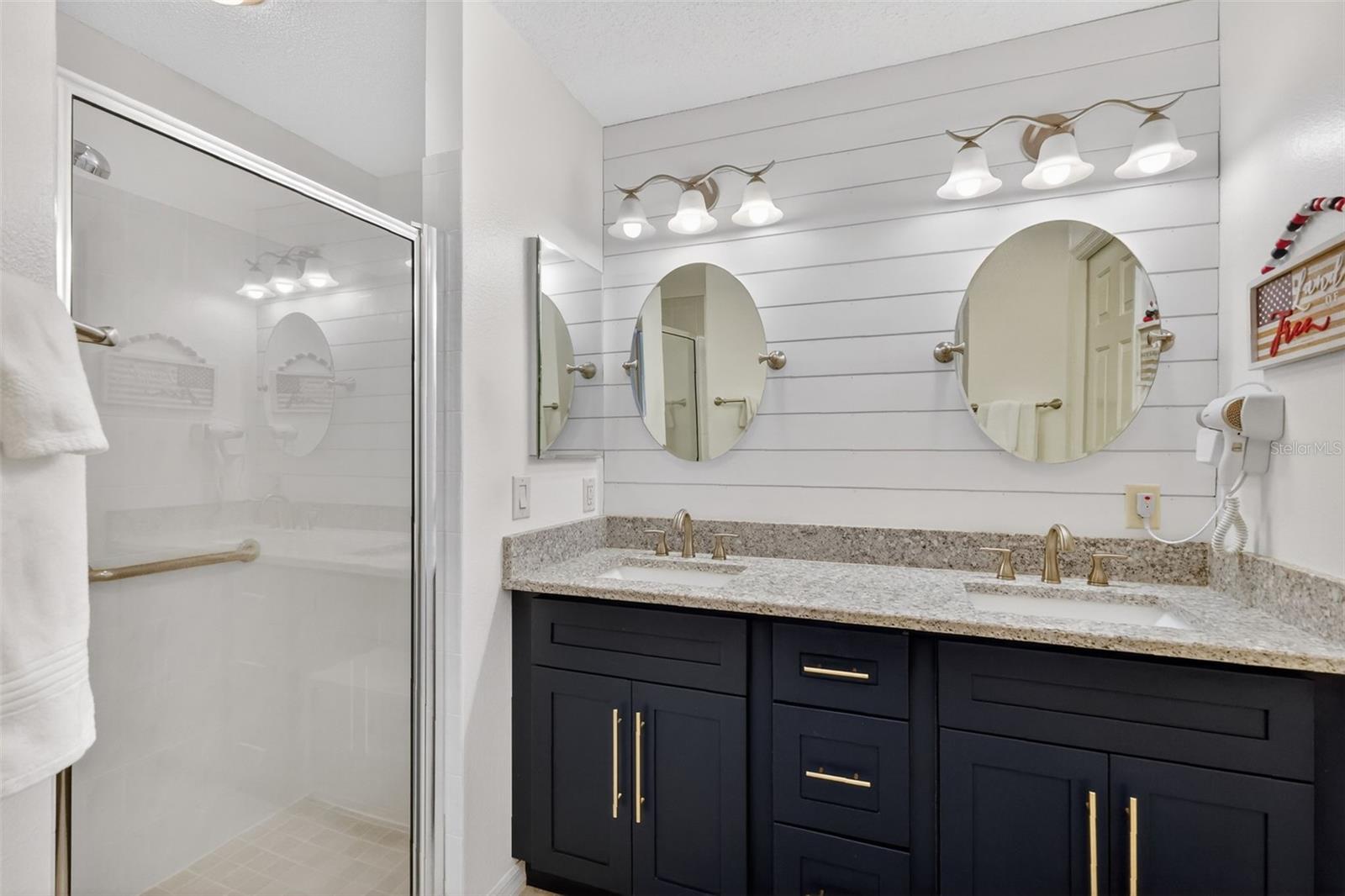 Image 21 of 47 For 2403 St George Avenue