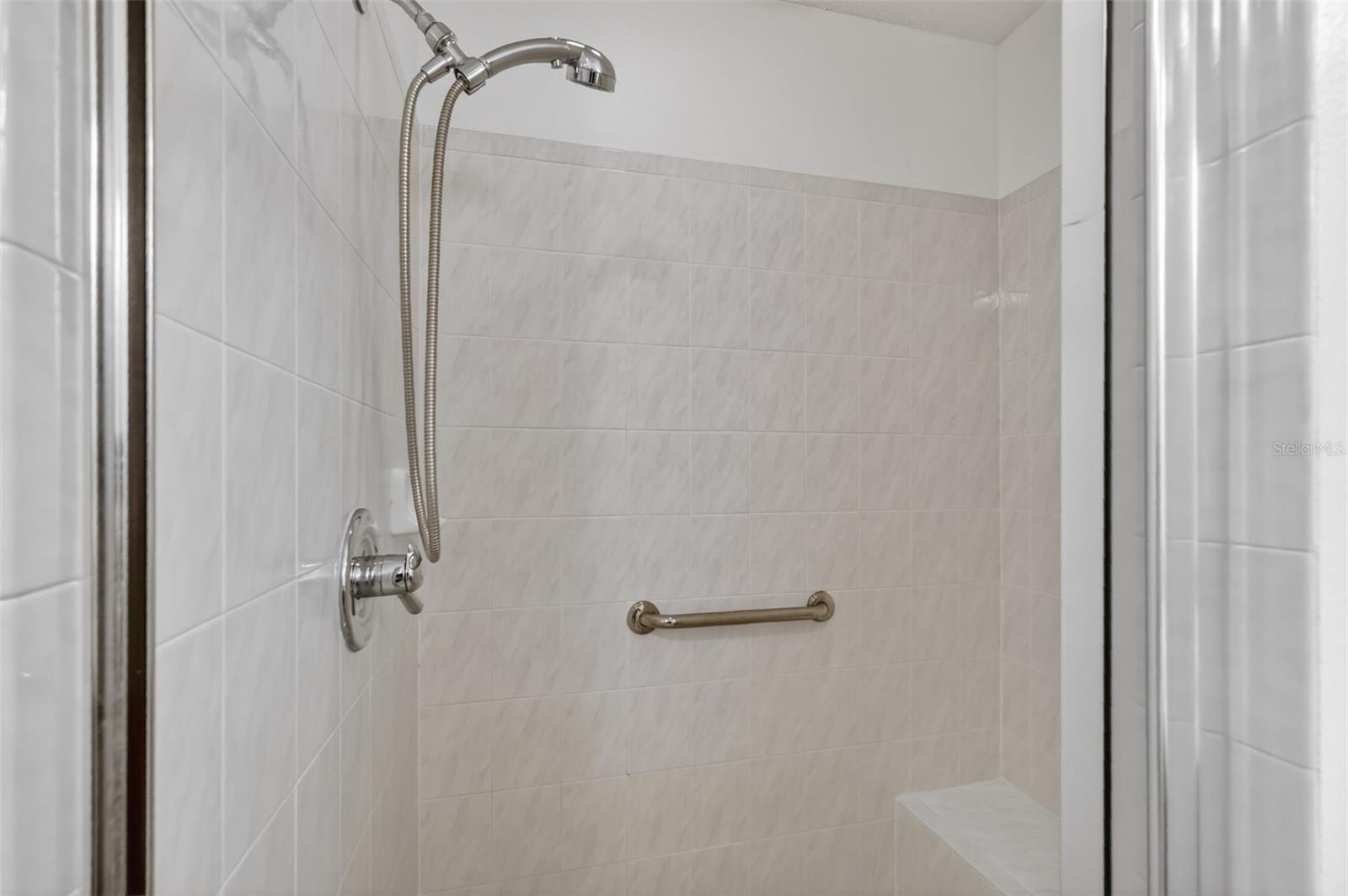 Image 22 of 47 For 2403 St George Avenue