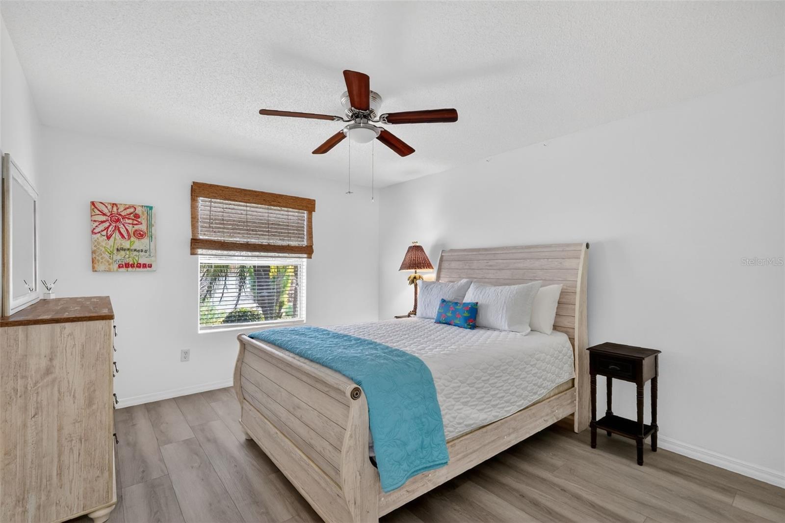 Image 23 of 47 For 2403 St George Avenue