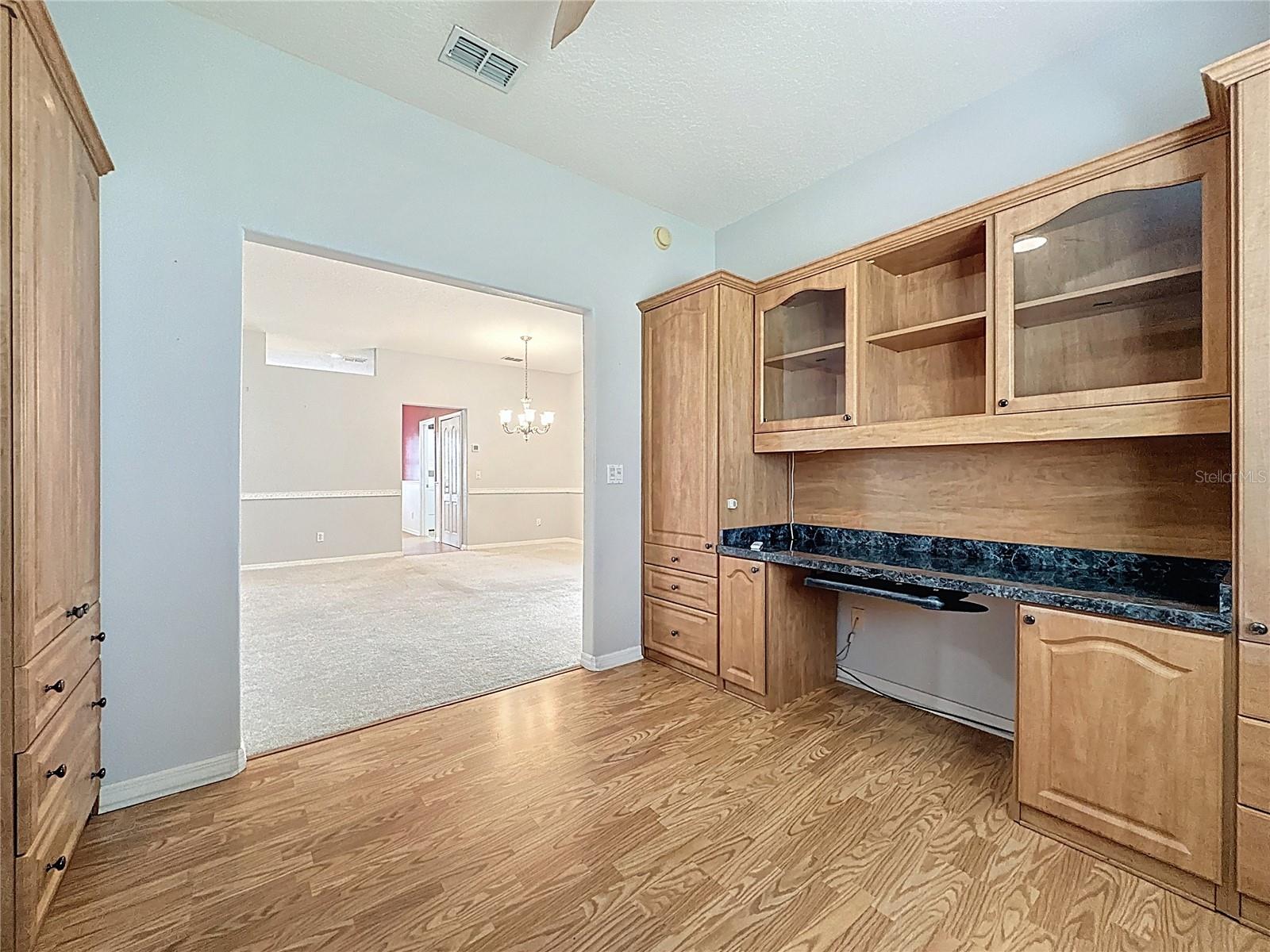 Image 14 of 74 For 3914 Allamanda Court