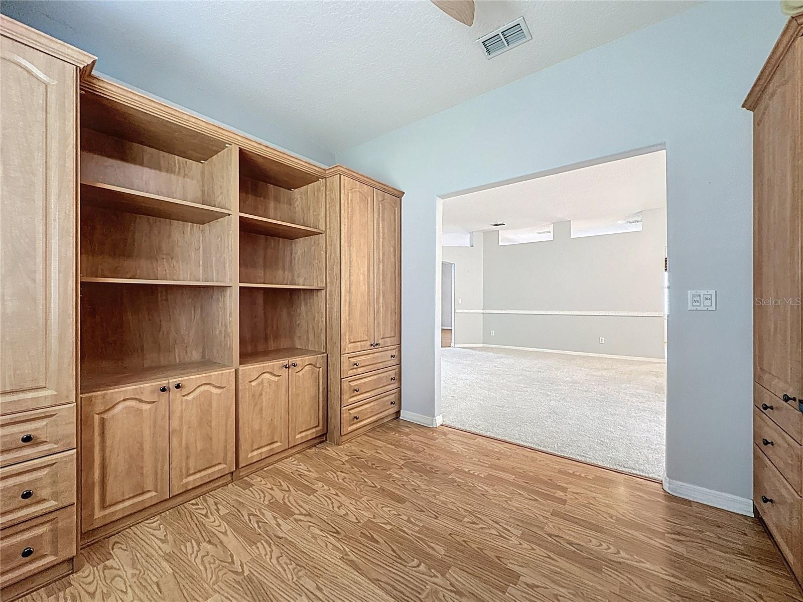 Image 15 of 74 For 3914 Allamanda Court