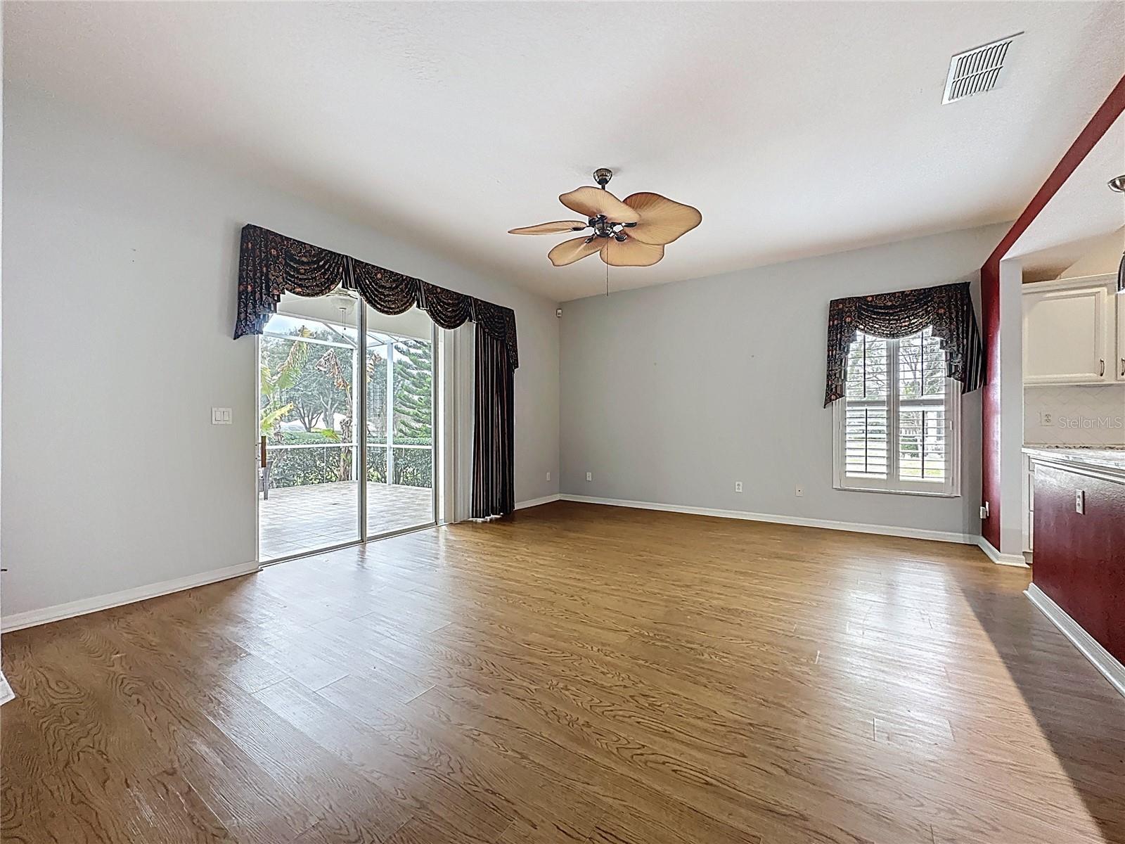 Image 19 of 74 For 3914 Allamanda Court