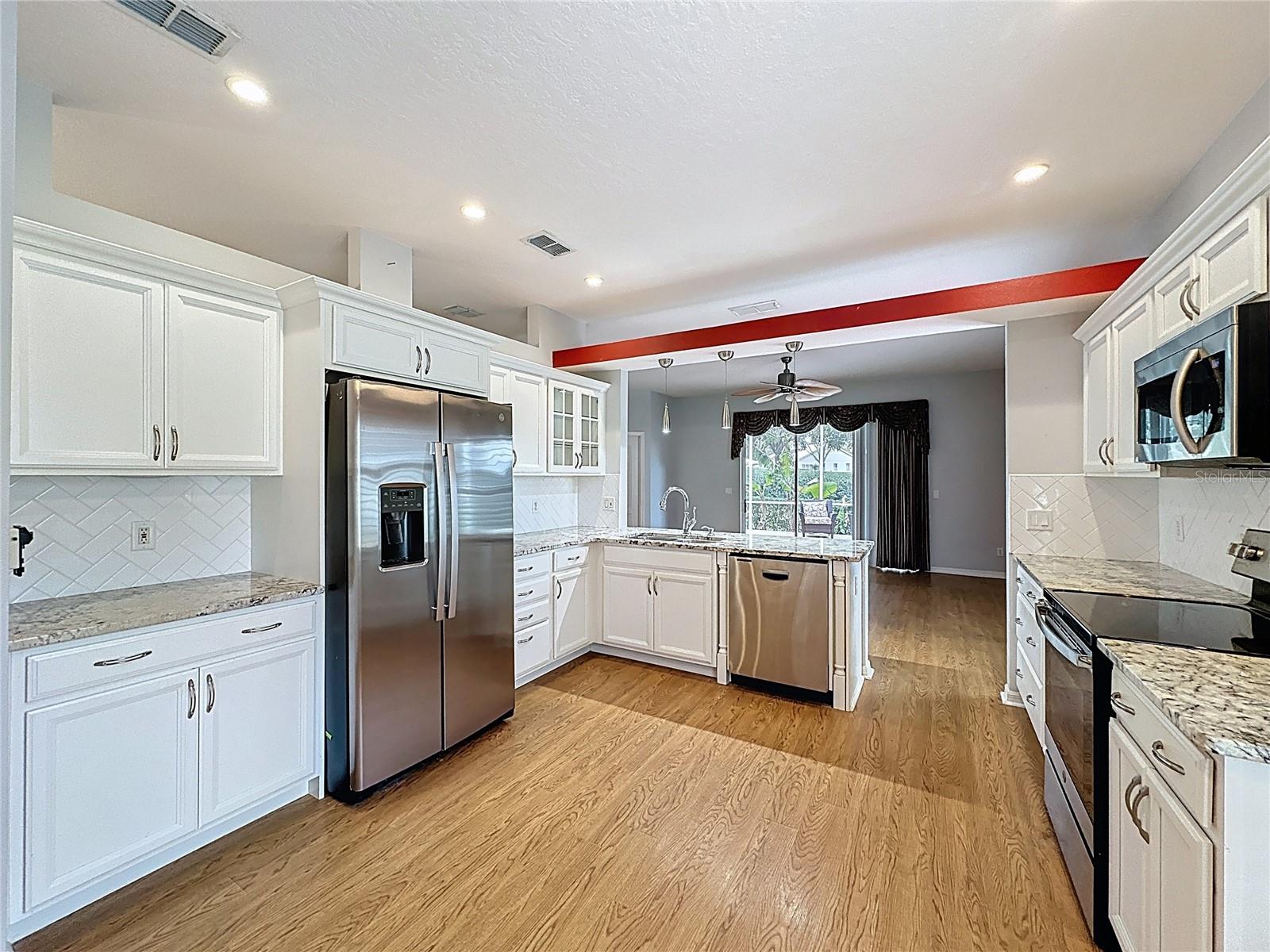 Image 27 of 74 For 3914 Allamanda Court