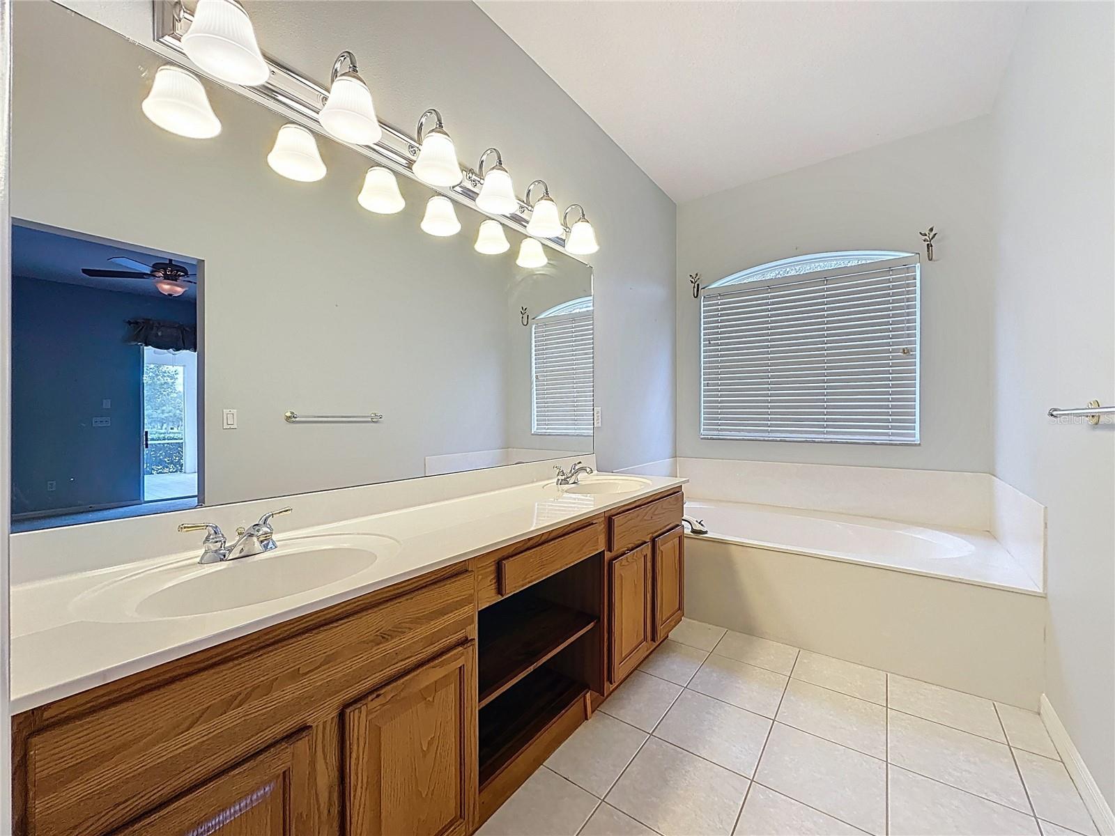 Image 33 of 74 For 3914 Allamanda Court