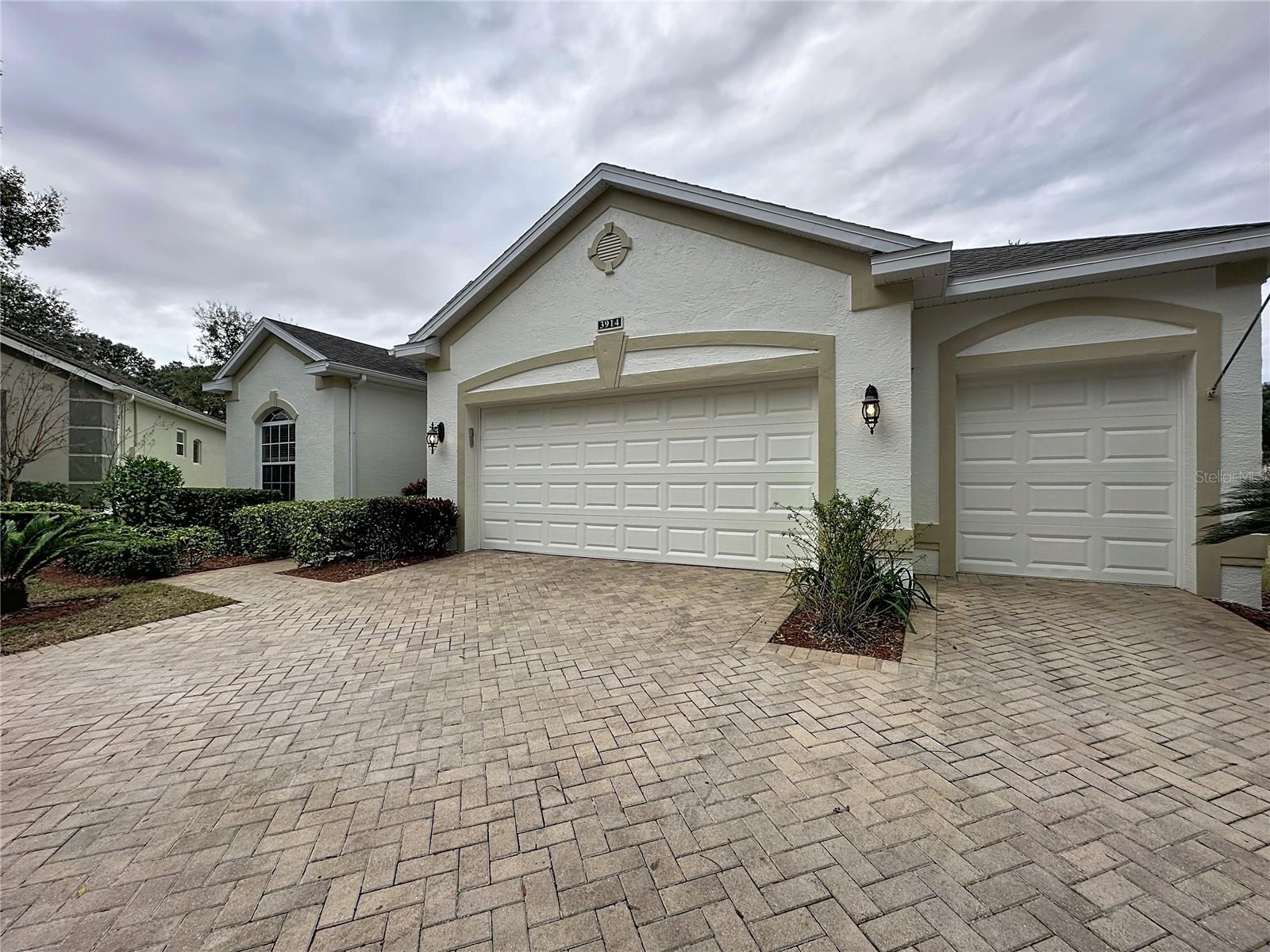 Image 6 of 74 For 3914 Allamanda Court