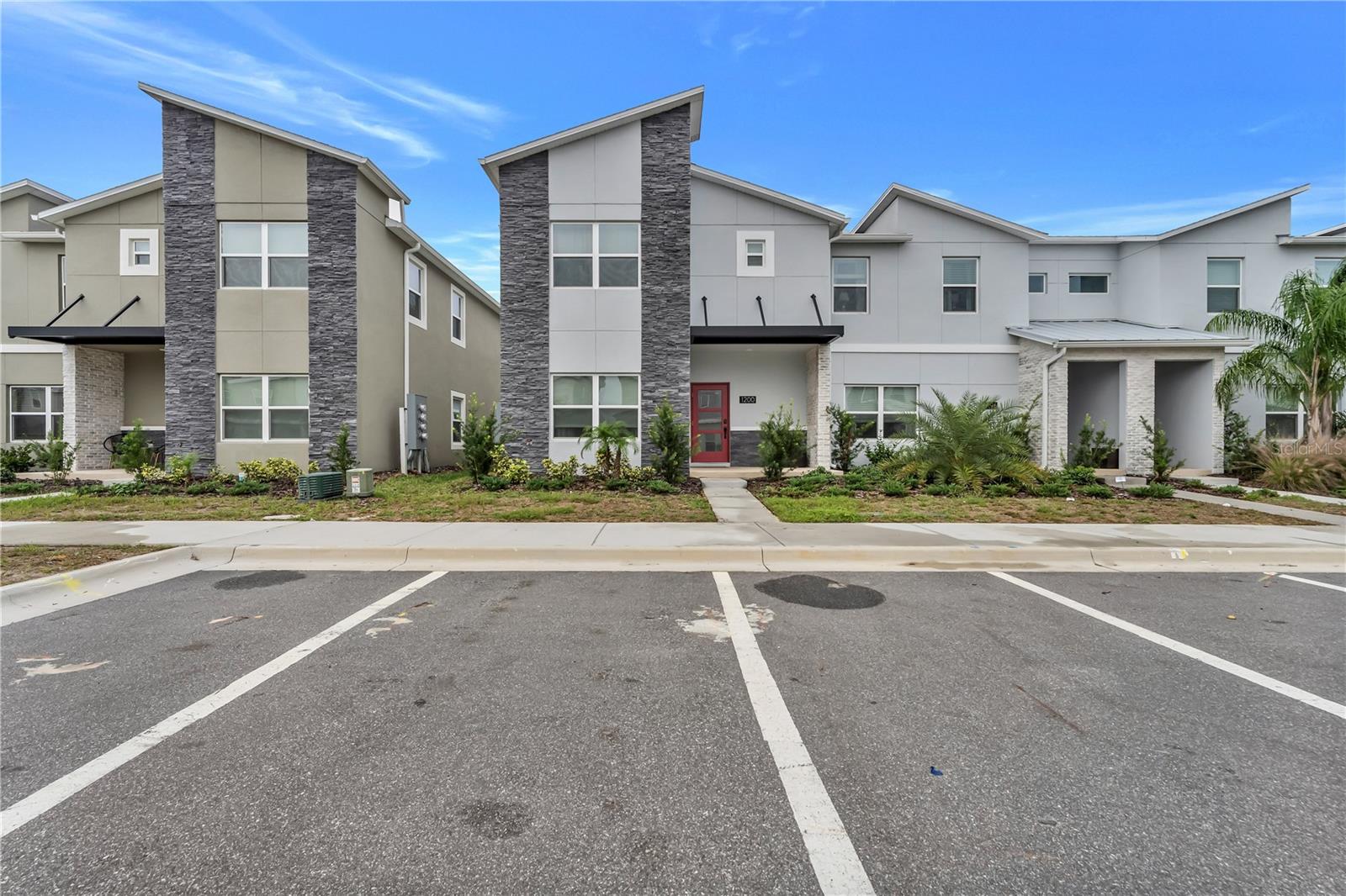 Image 2 of 69 For 1200 Challenge Drive