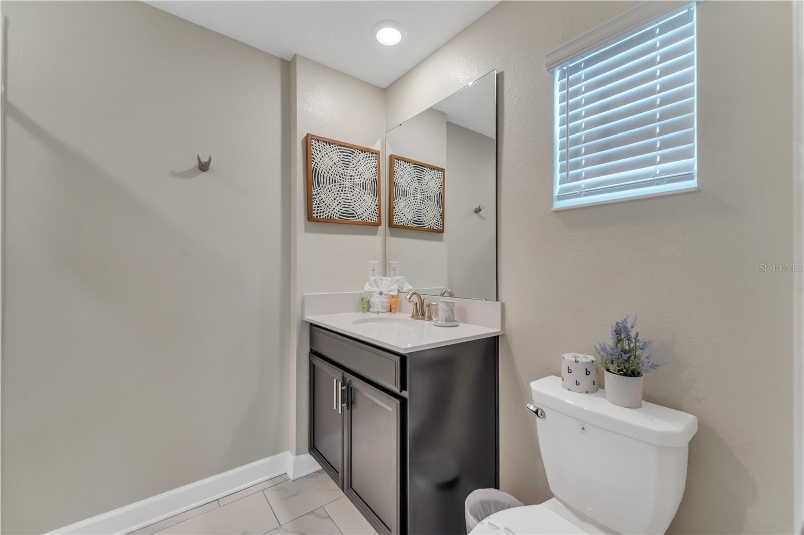 Image 29 of 69 For 1200 Challenge Drive