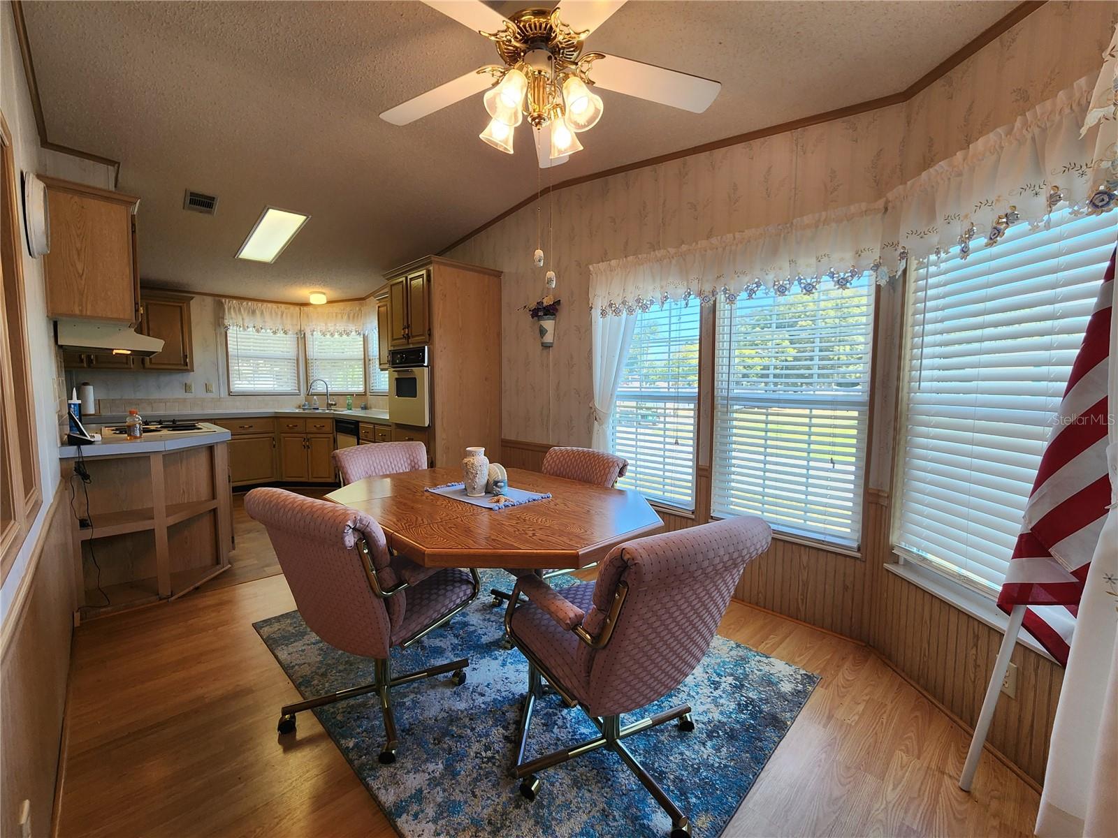 Image 10 of 51 For 204 Sweet Circle