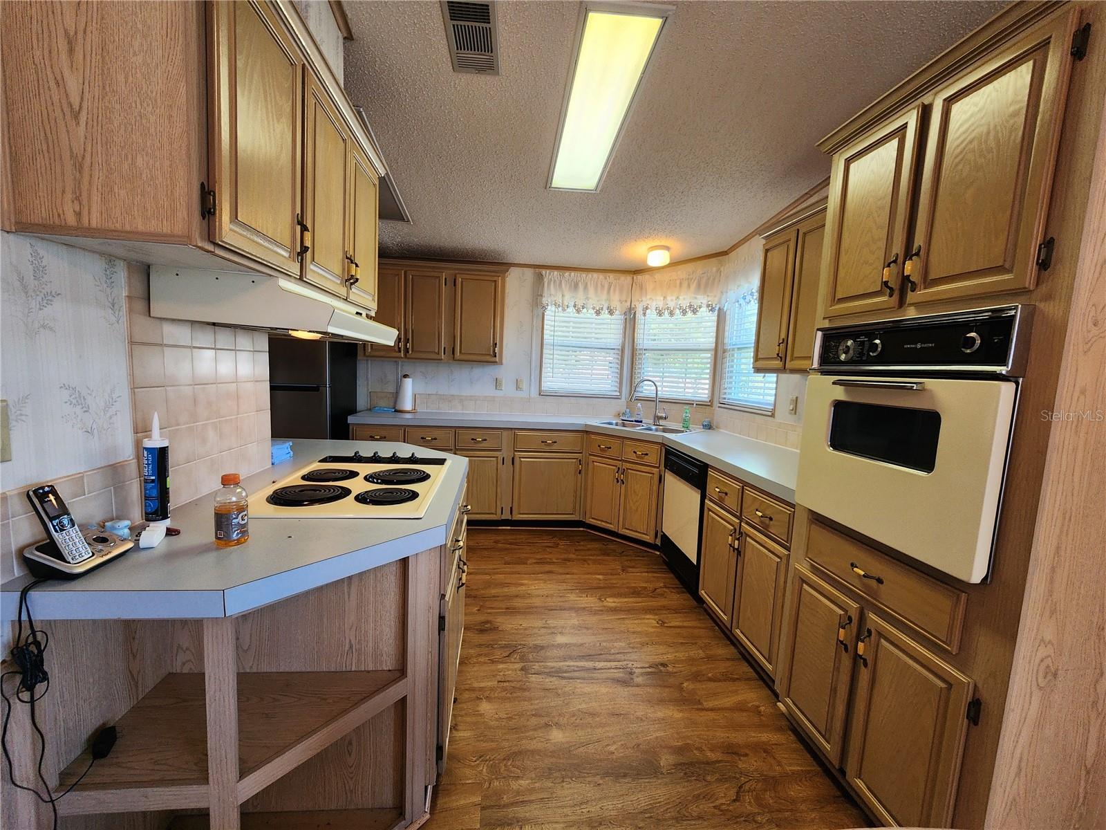 Image 11 of 51 For 204 Sweet Circle