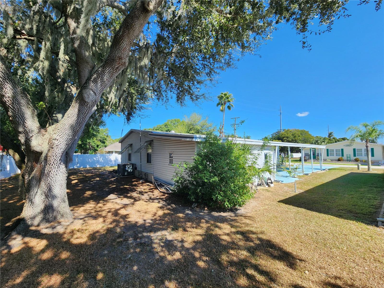 Image 5 of 51 For 204 Sweet Circle