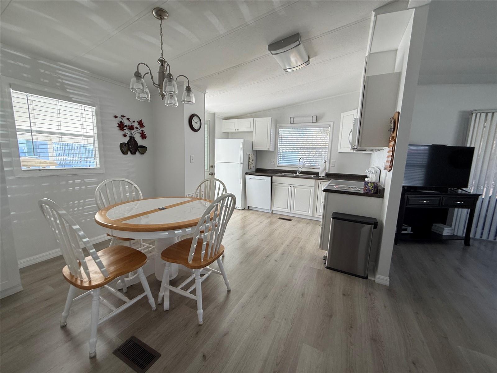 Image 4 of 21 For 102 Robin Lane