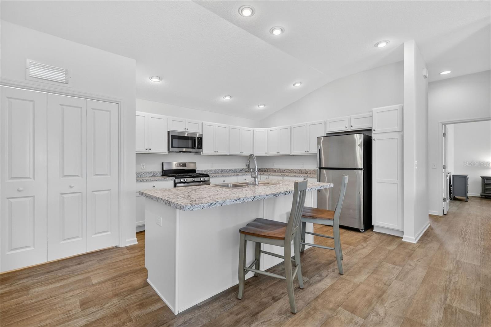 Image 4 of 30 For 5441 Boaz Avenue