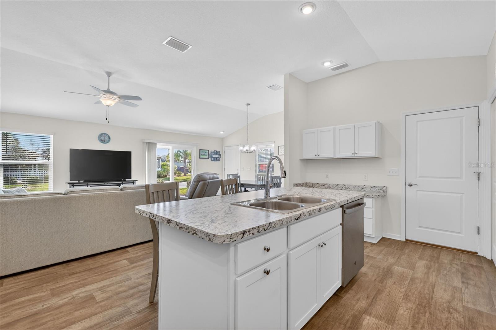 Image 7 of 30 For 5441 Boaz Avenue