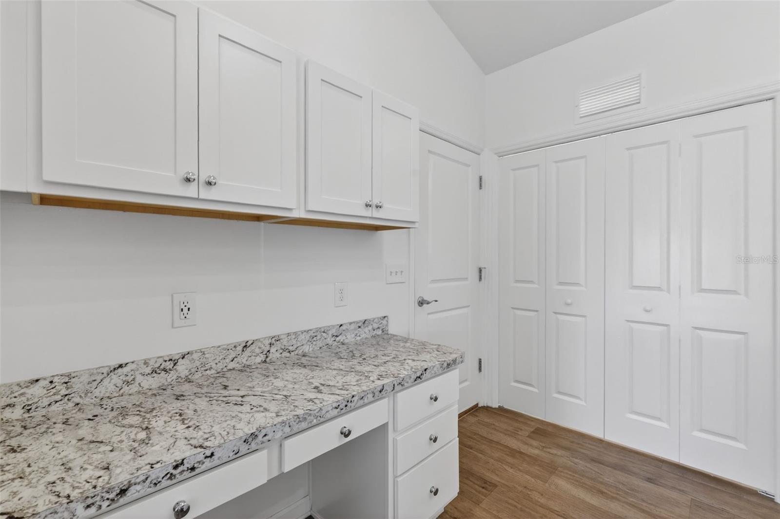 Image 8 of 30 For 5441 Boaz Avenue