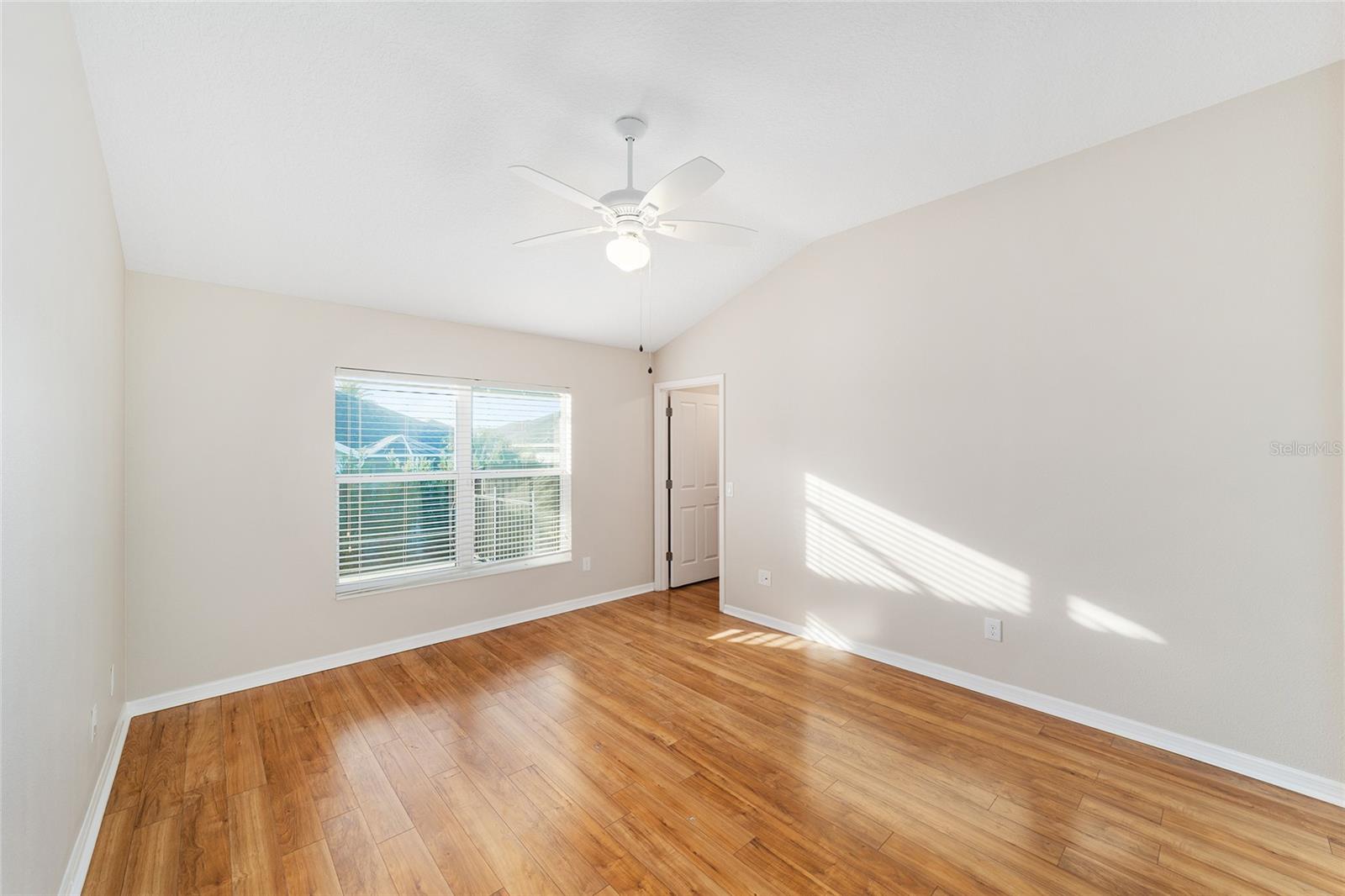 Image 20 of 57 For 926 Long Leaf Lane