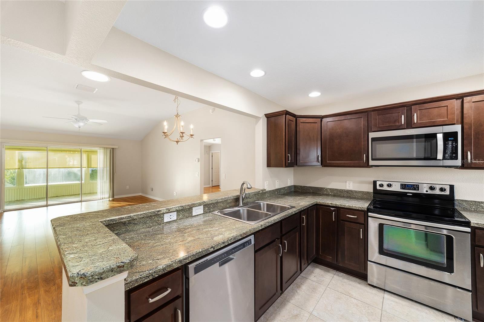 Image 5 of 57 For 926 Long Leaf Lane