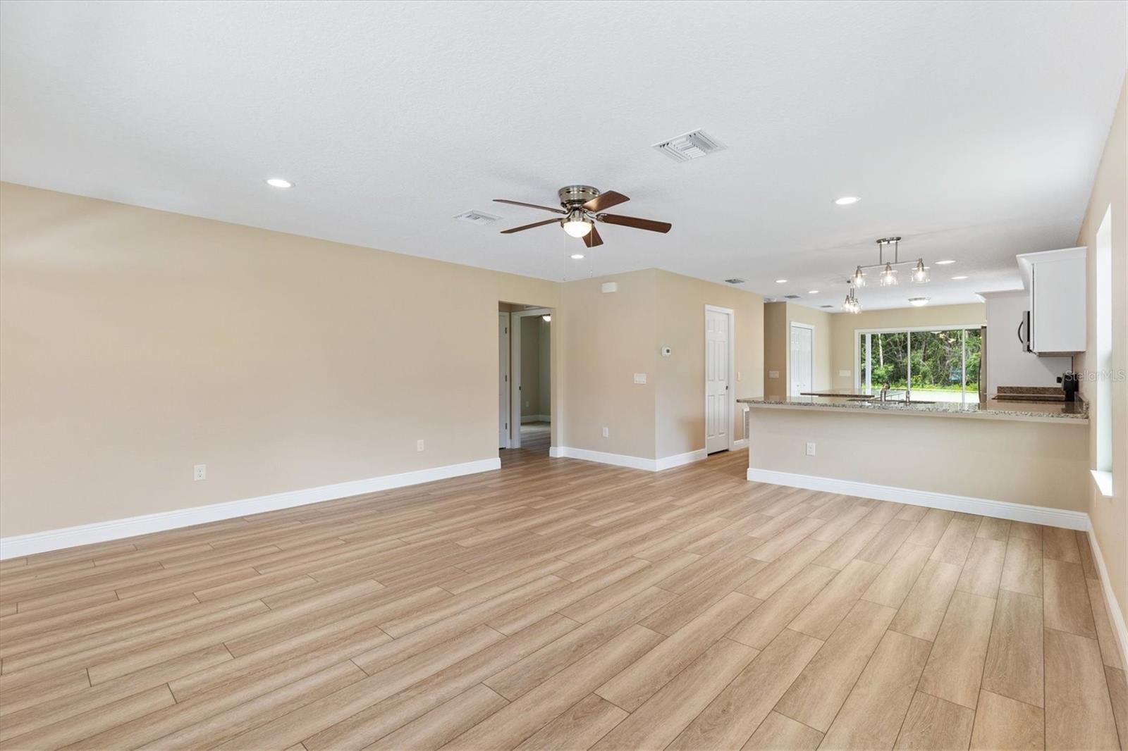 Image 10 of 36 For 555 E Anderson Avenue