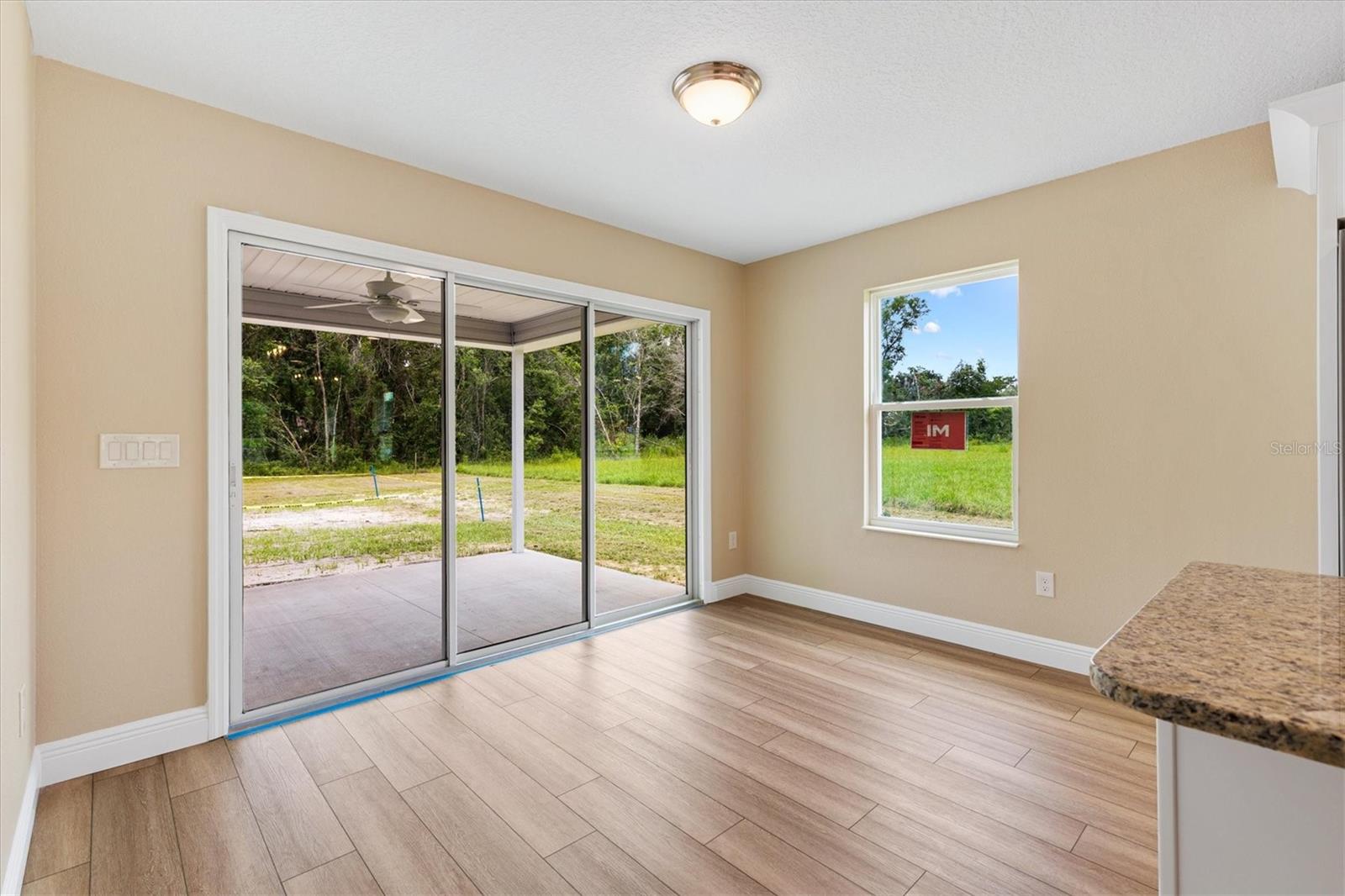 Image 17 of 36 For 555 E Anderson Avenue