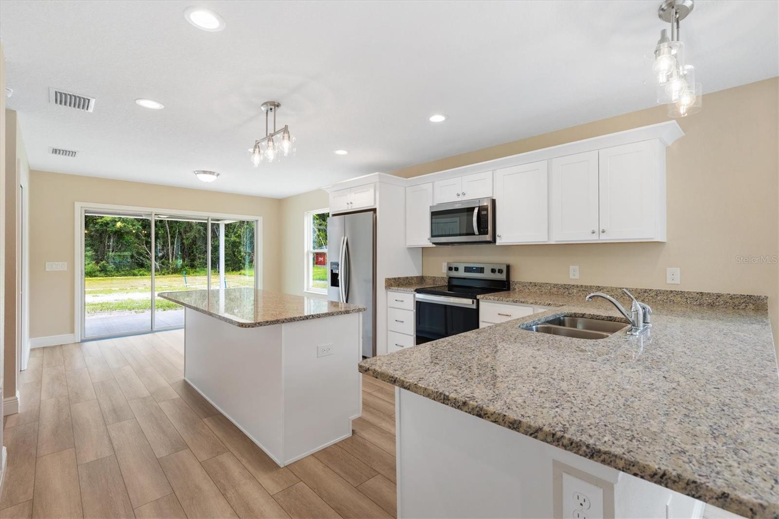 Image 3 of 36 For 555 E Anderson Avenue