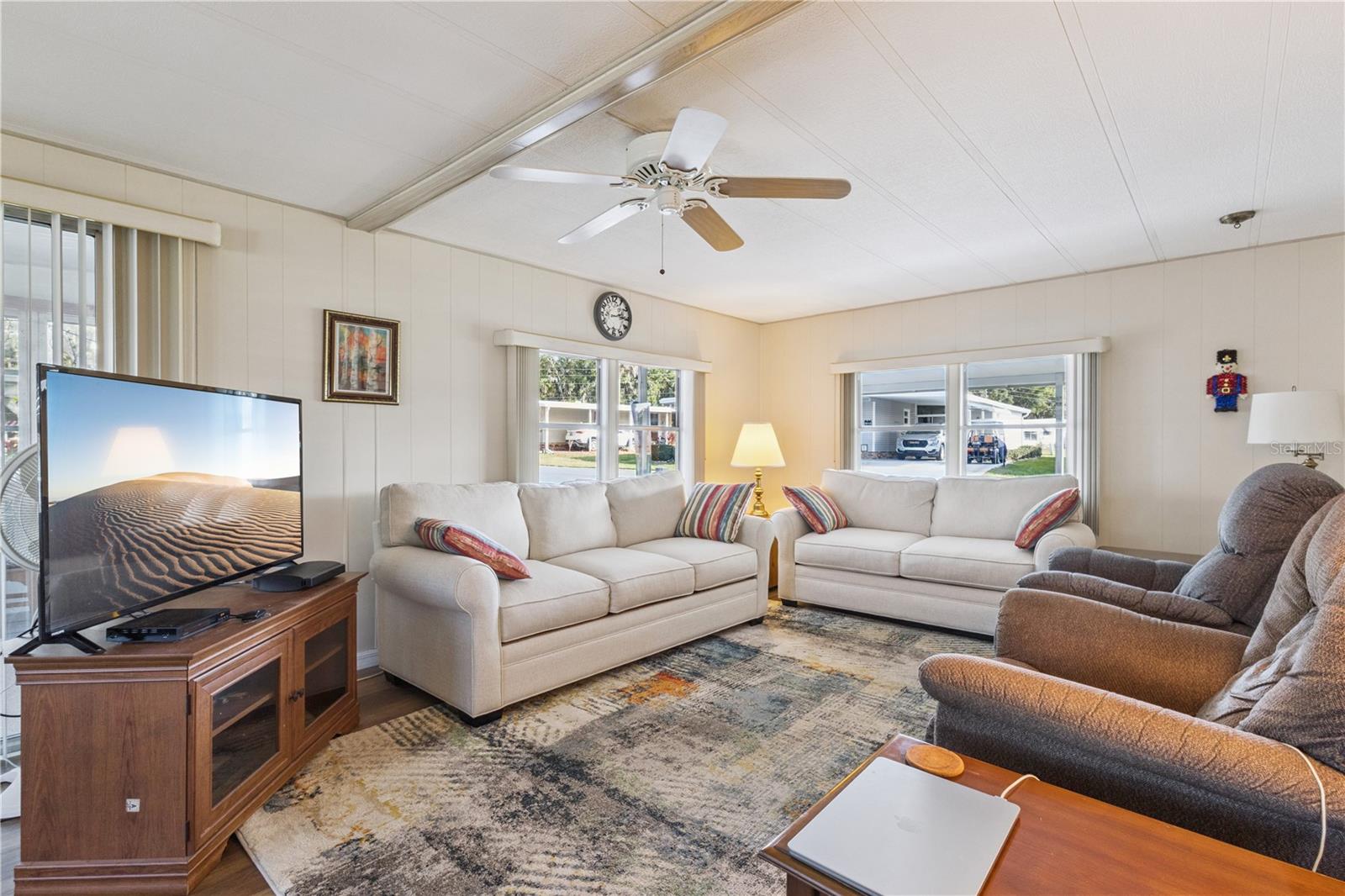 Image 4 of 20 For 103 Poinsettia