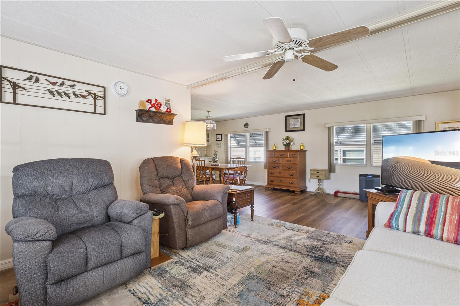 Image 6 of 20 For 103 Poinsettia