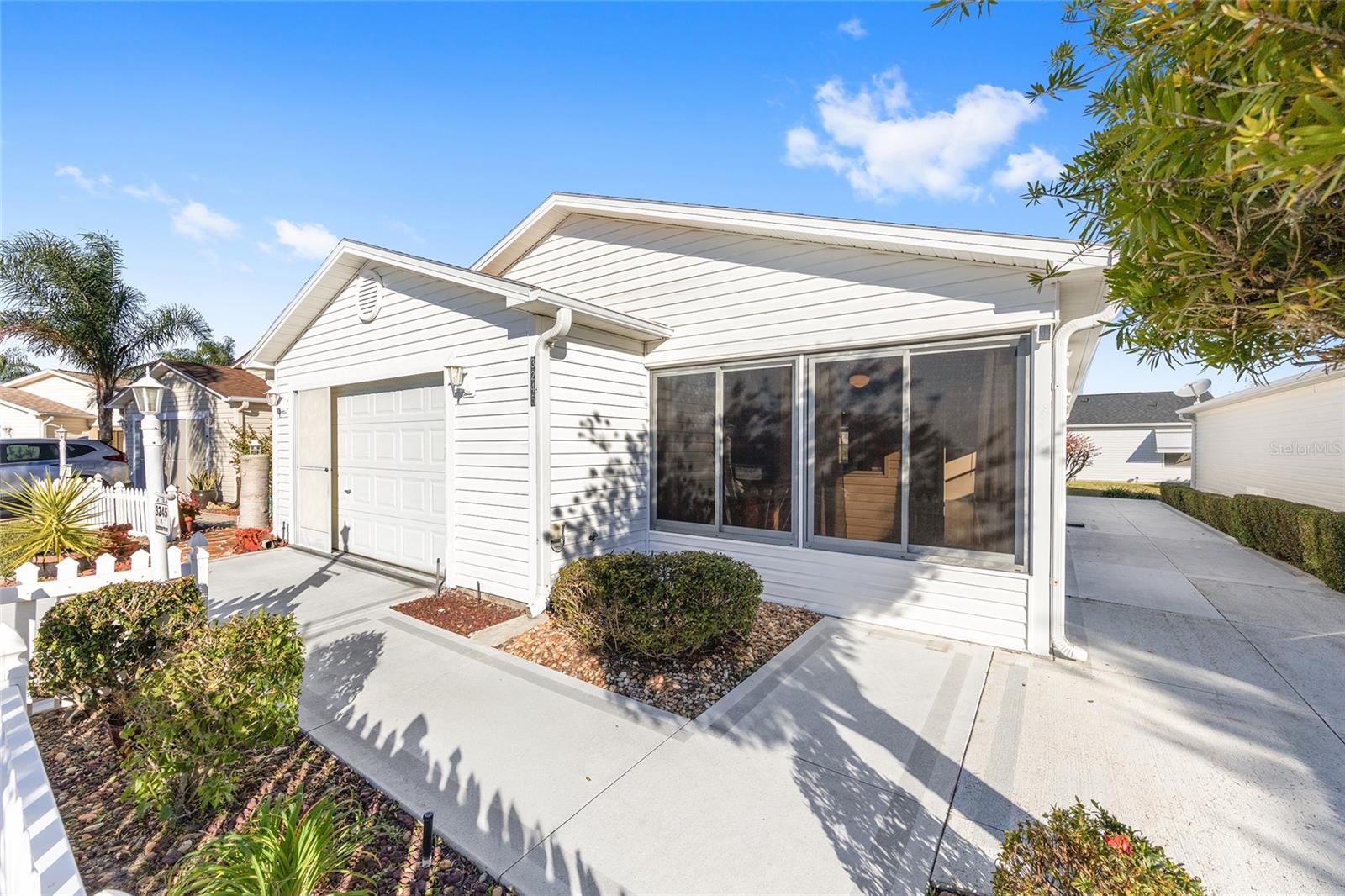 Image 4 of 38 For 3245 Riverton Road