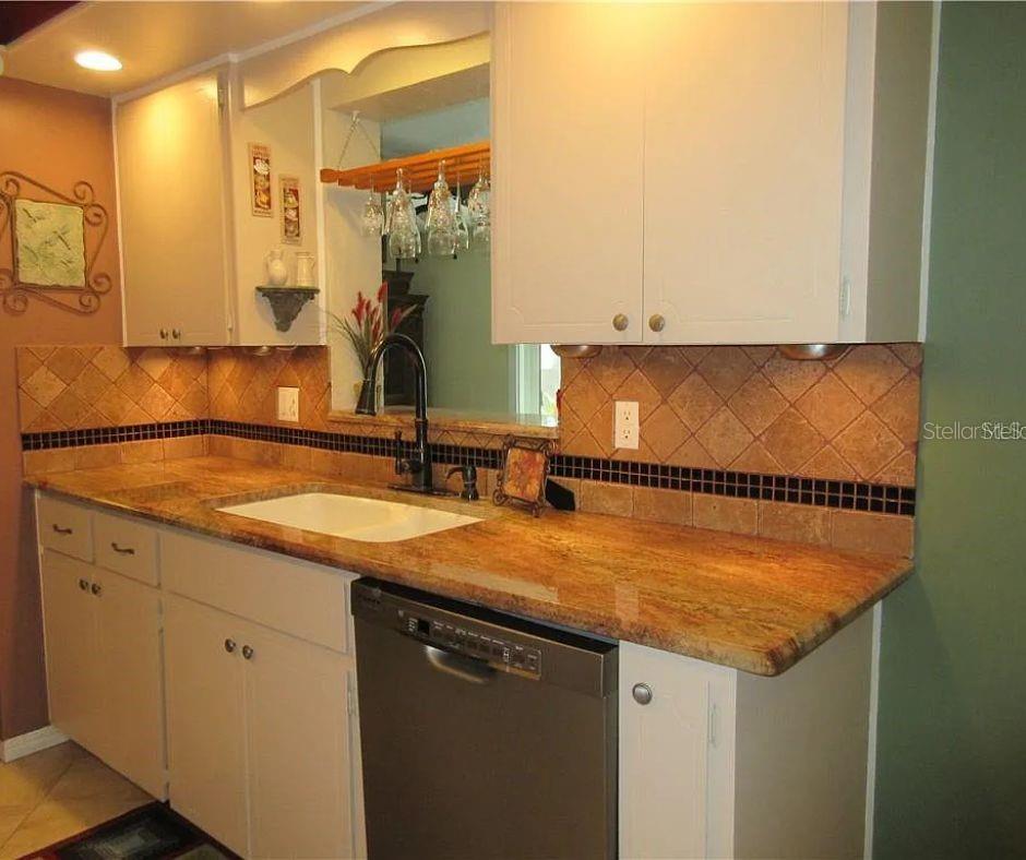 Image 4 of 11 For 1279 Grenada Avenue