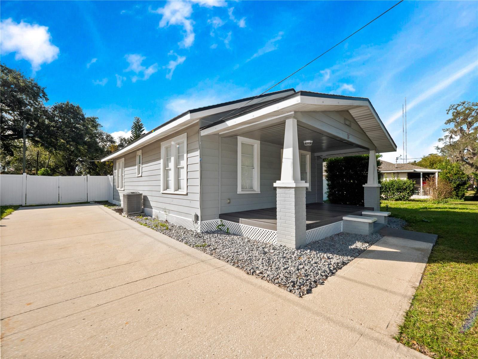 Image 13 of 27 For 18 Vining Street