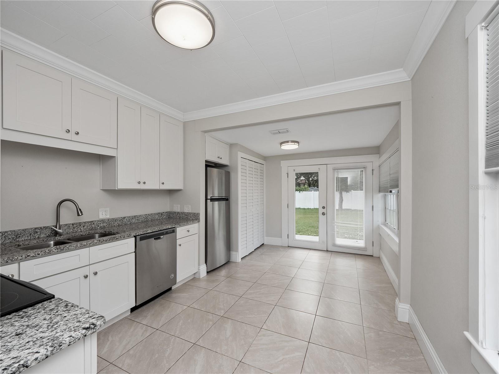 Image 7 of 27 For 18 Vining Street