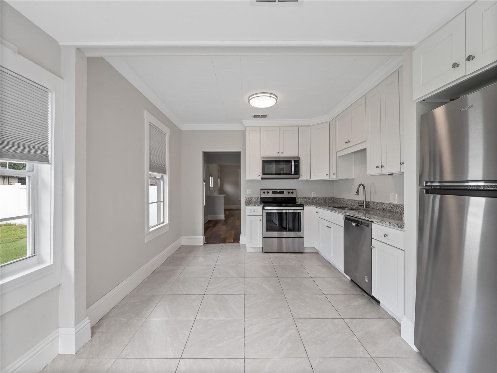 Image 8 of 27 For 18 Vining Street