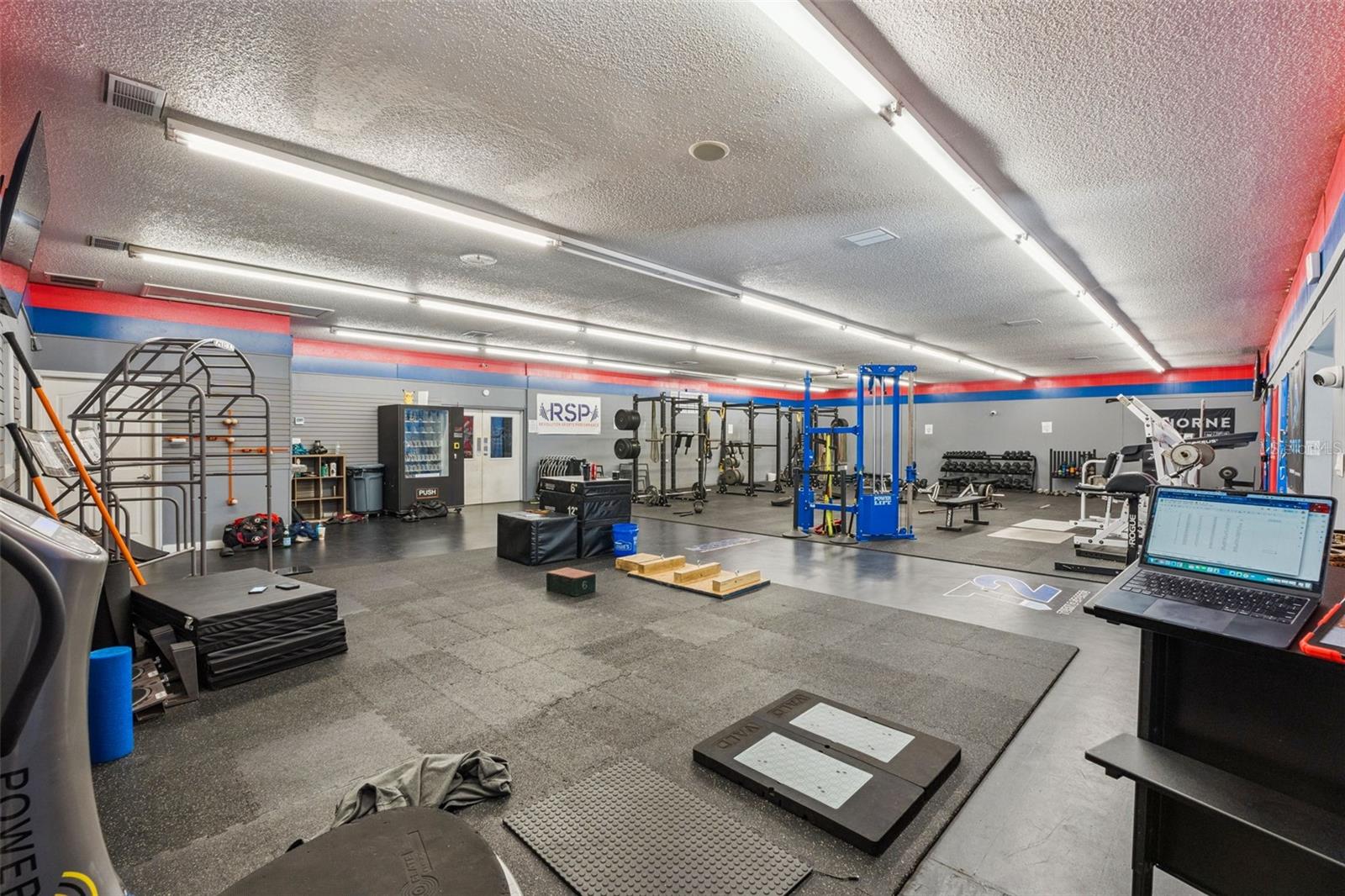 Image 4 of 38 For 320 Tubb Street