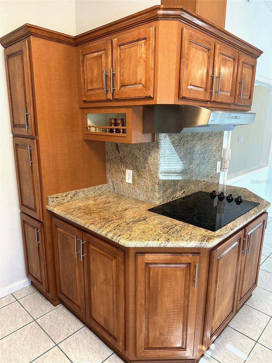 Image 16 of 39 For 710 Cortez Avenue