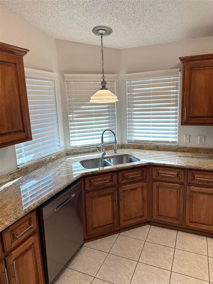 Image 18 of 39 For 710 Cortez Avenue