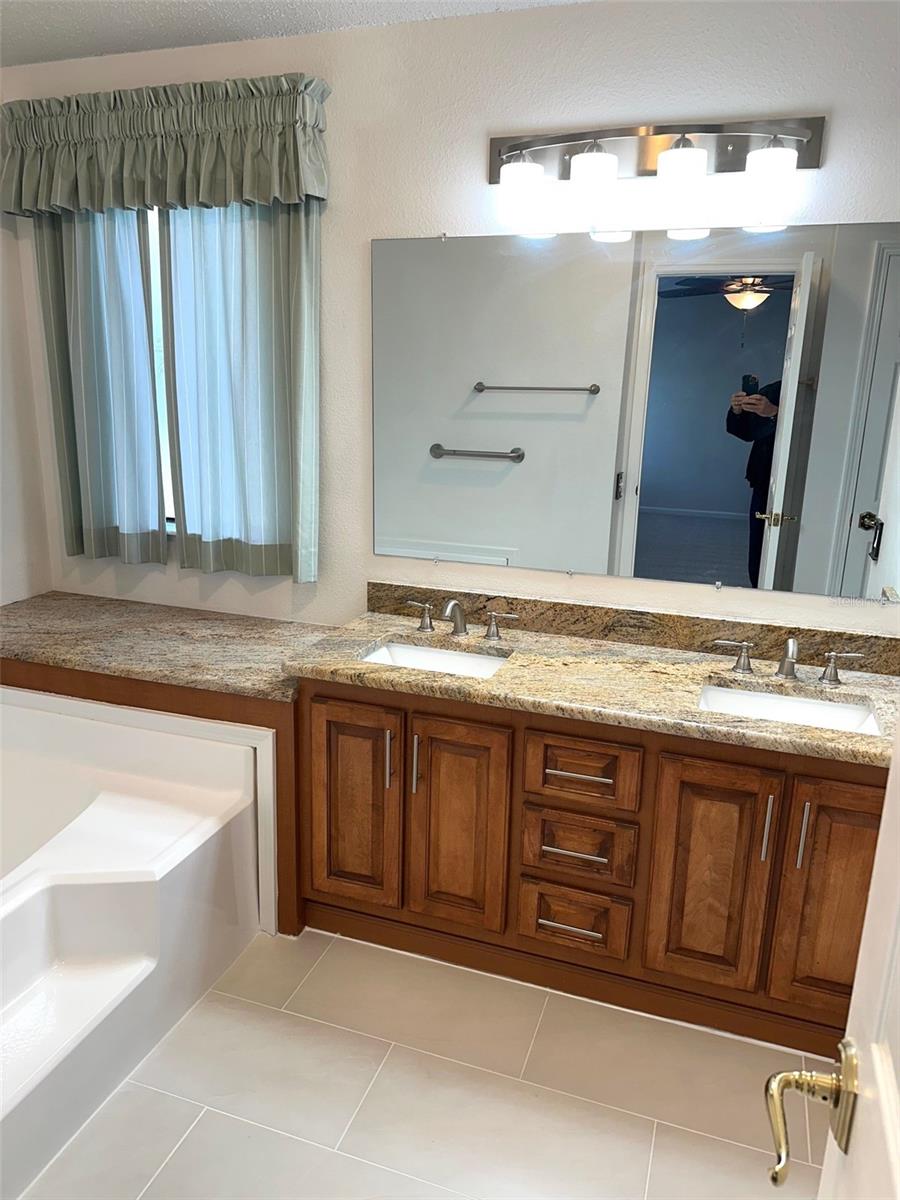 Image 27 of 39 For 710 Cortez Avenue