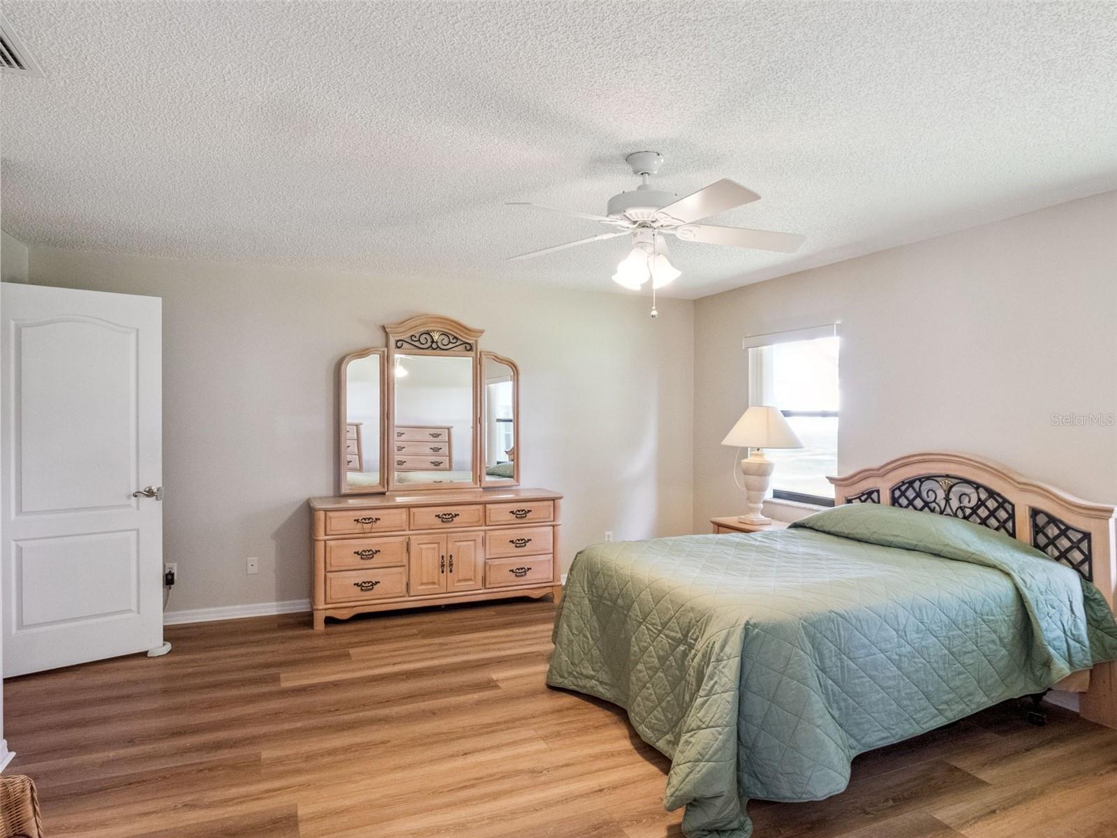 Image 11 of 65 For 21506 Queen Anne Court