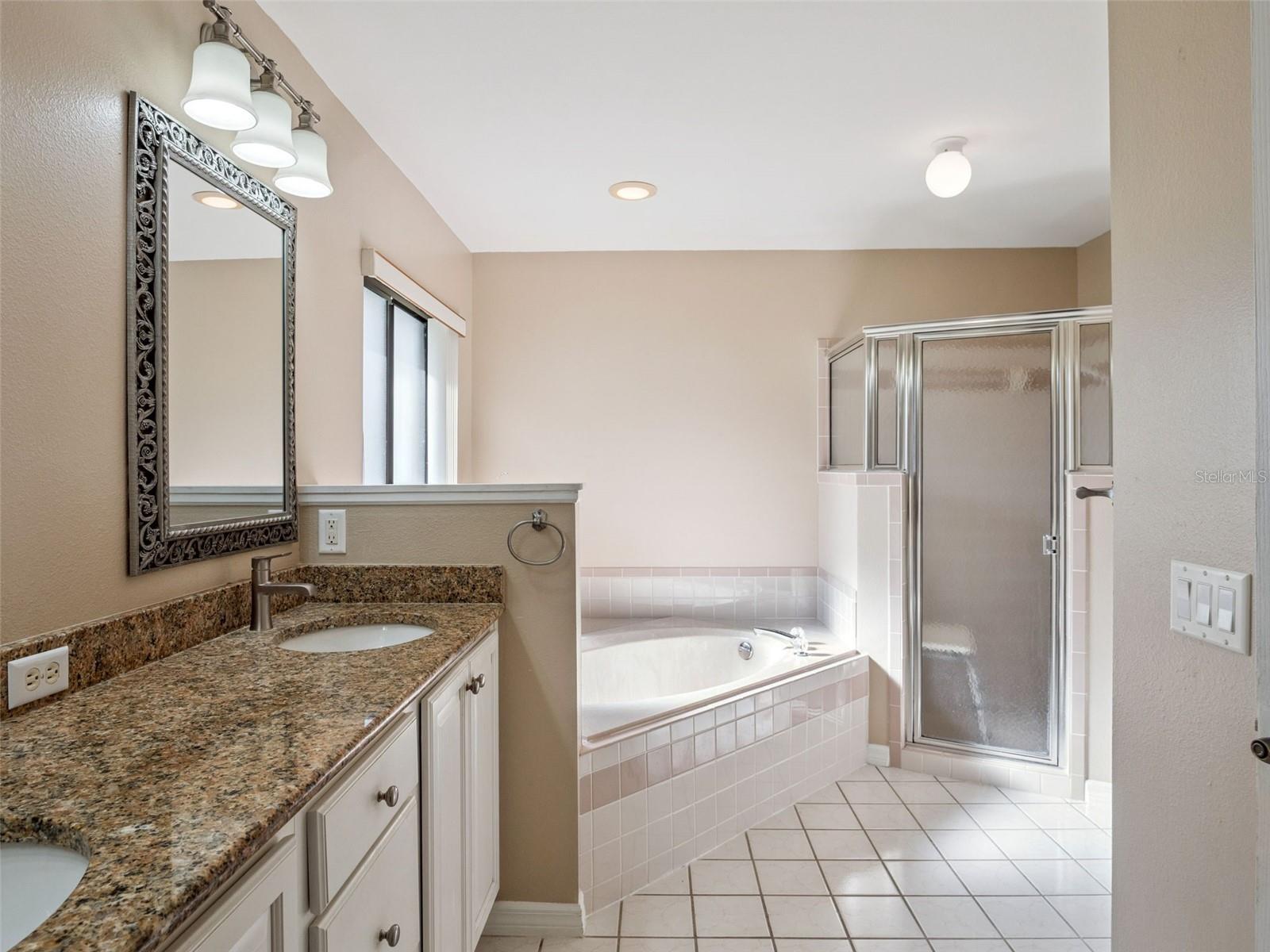 Image 14 of 65 For 21506 Queen Anne Court