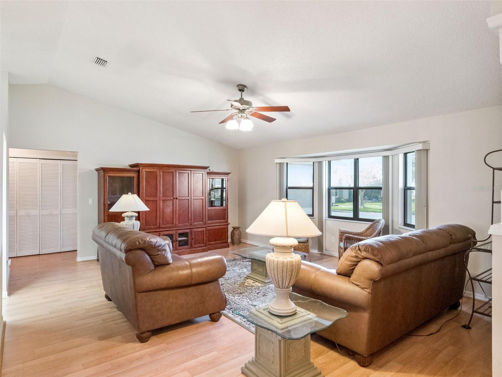 Image 4 of 65 For 21506 Queen Anne Court