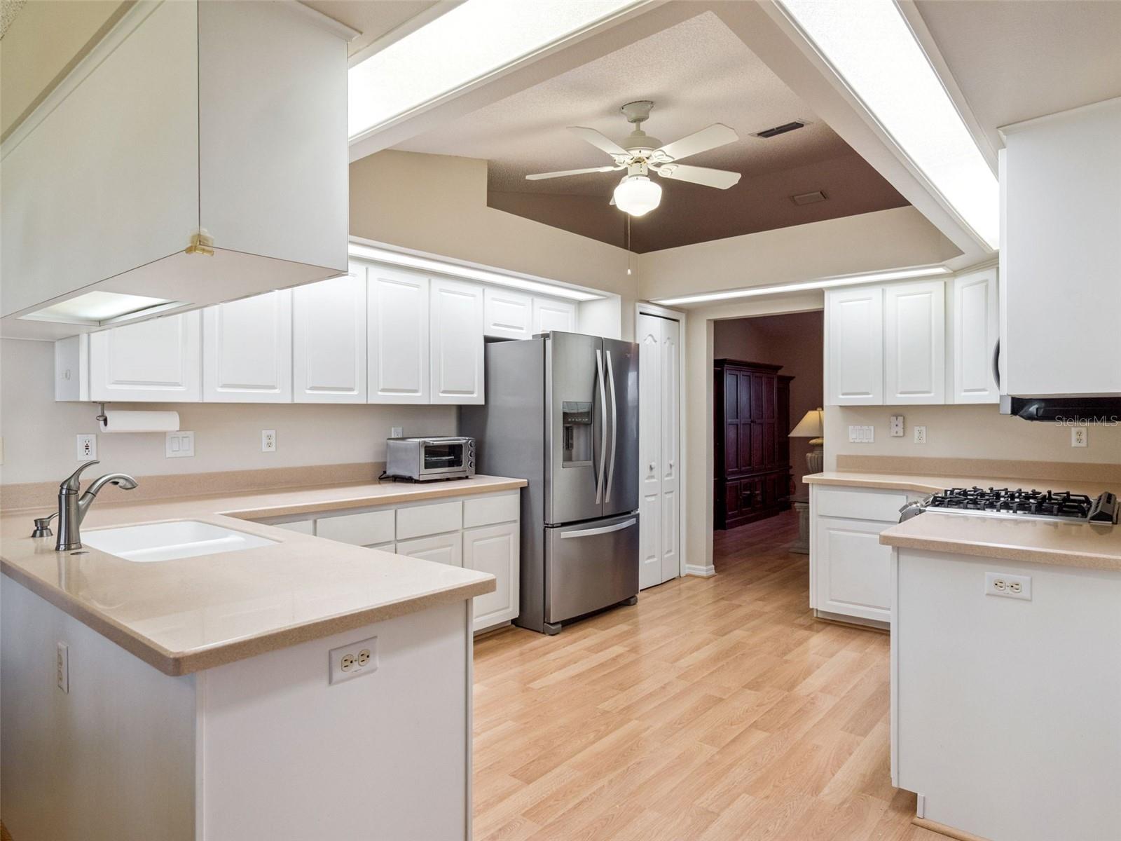 Image 9 of 65 For 21506 Queen Anne Court