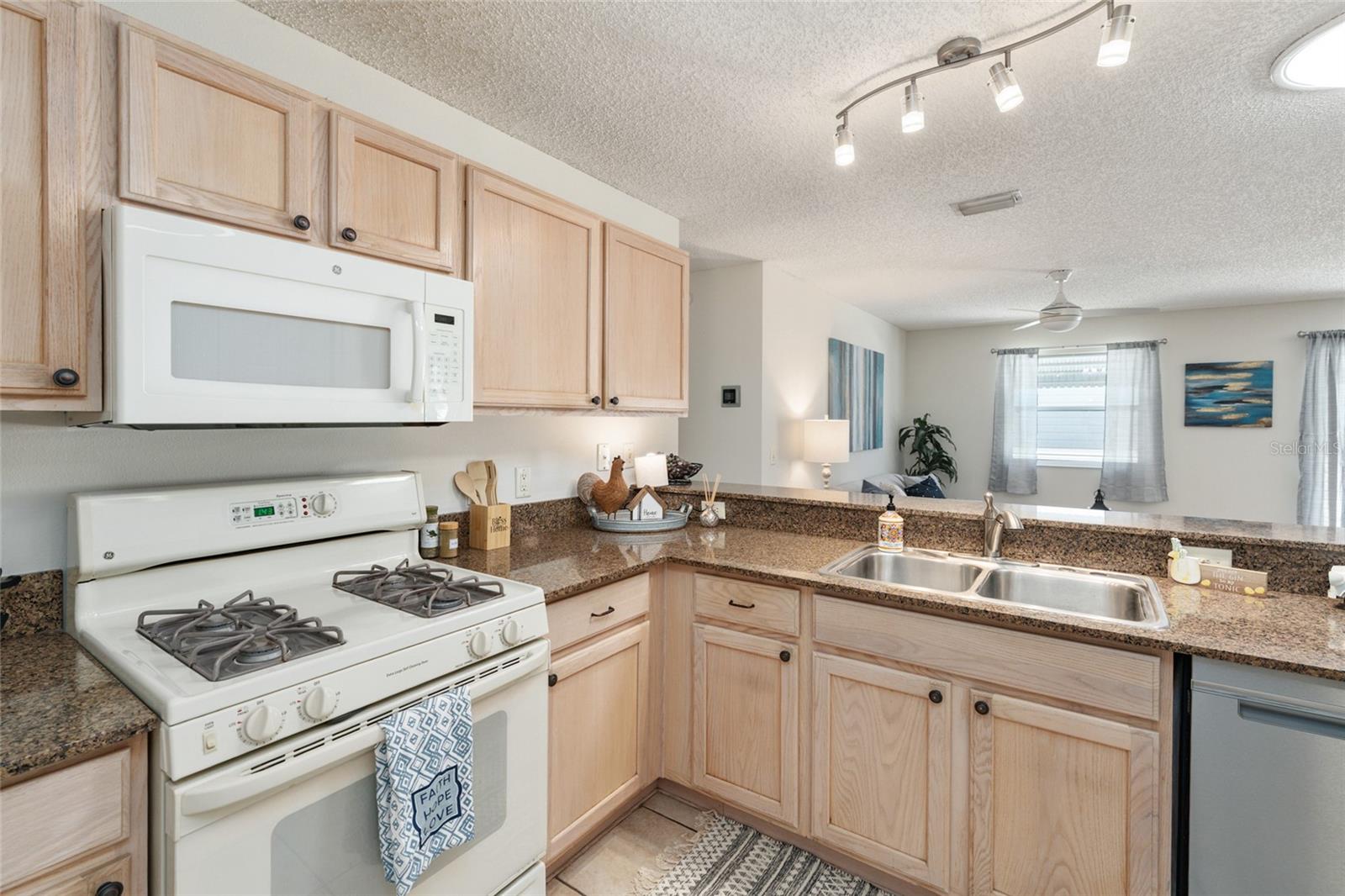 Image 22 of 42 For 3468 Roanoke Street